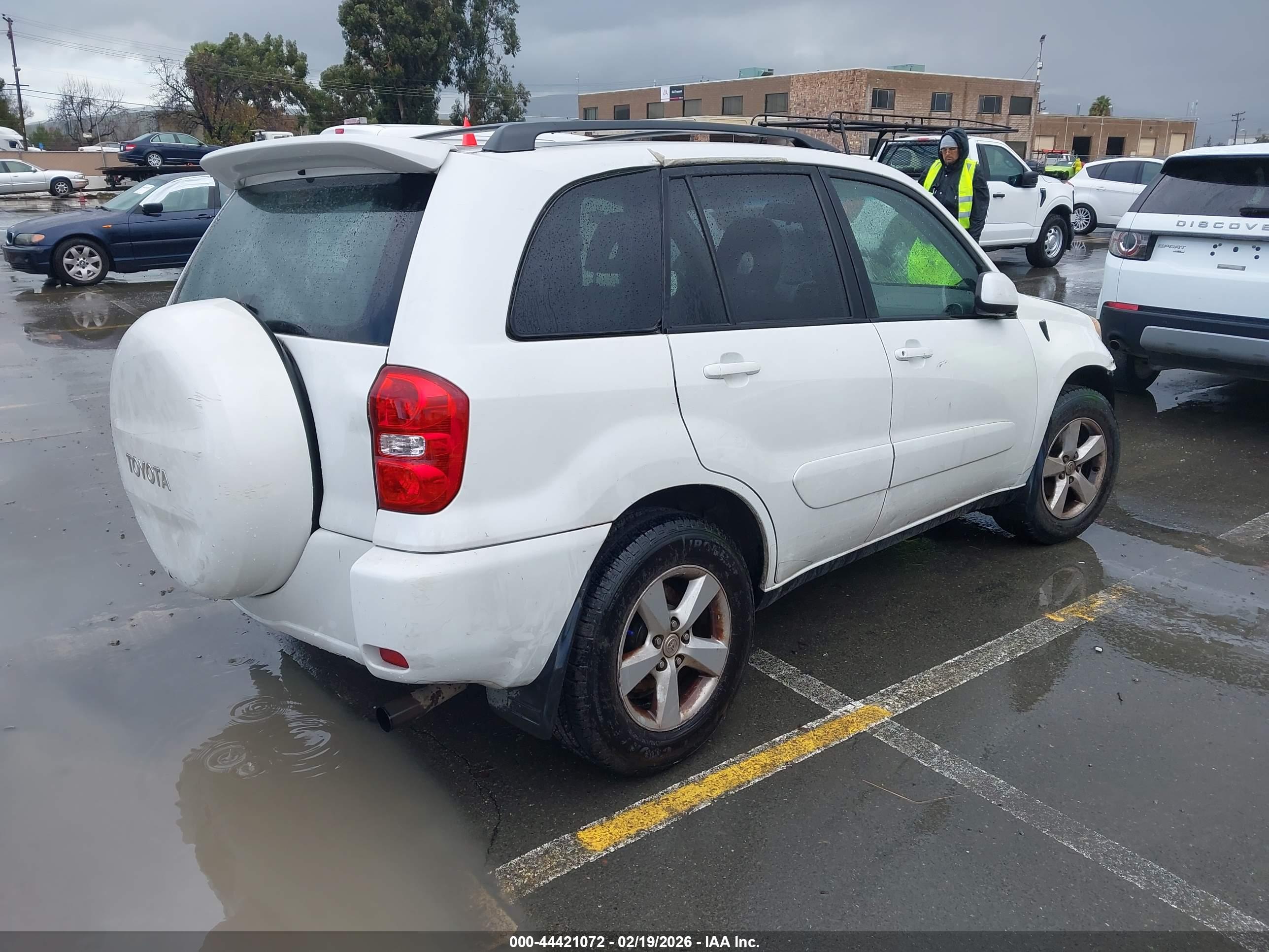 TOYOTA RAV4 image 4