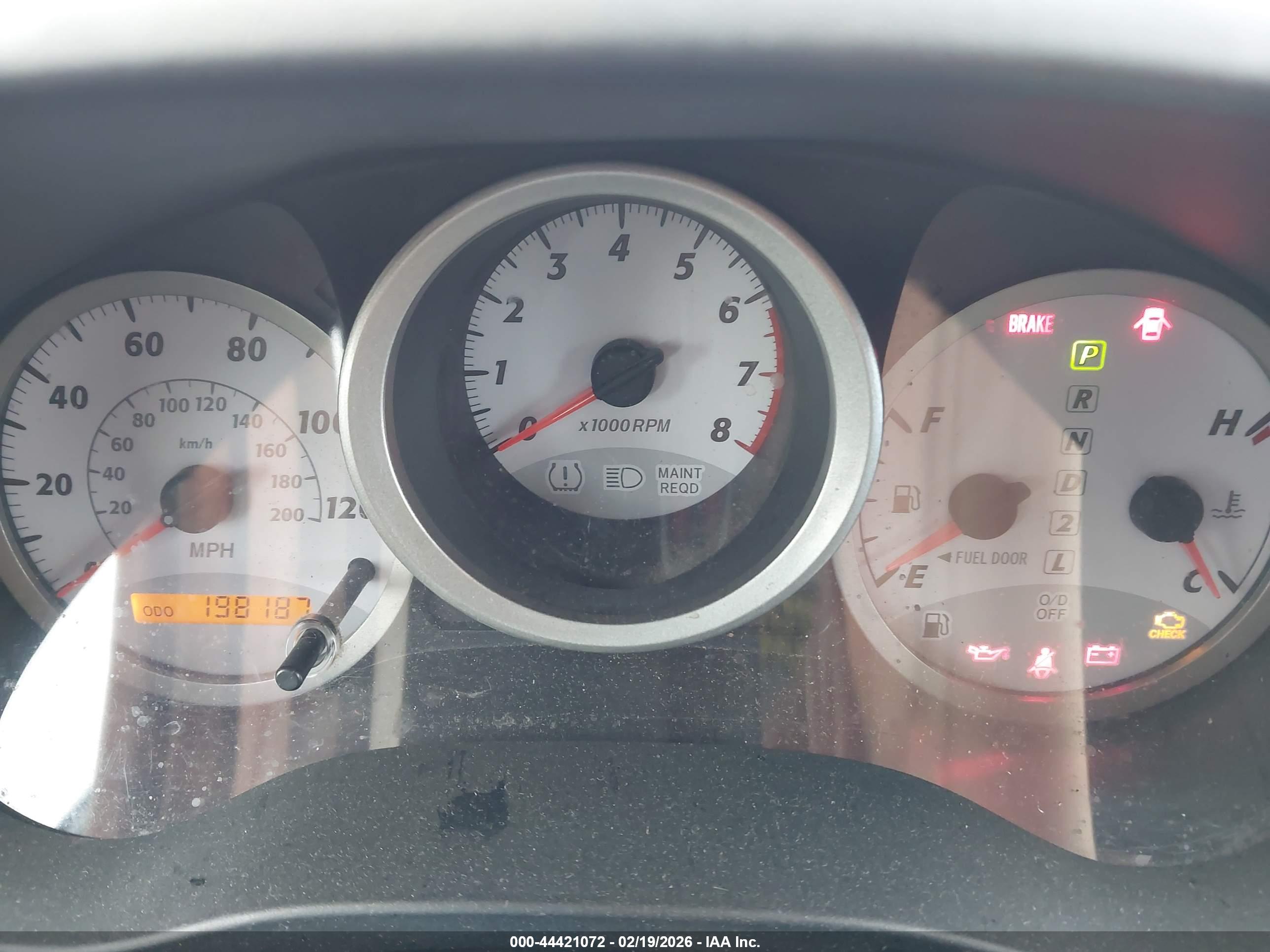 TOYOTA RAV4 image 7