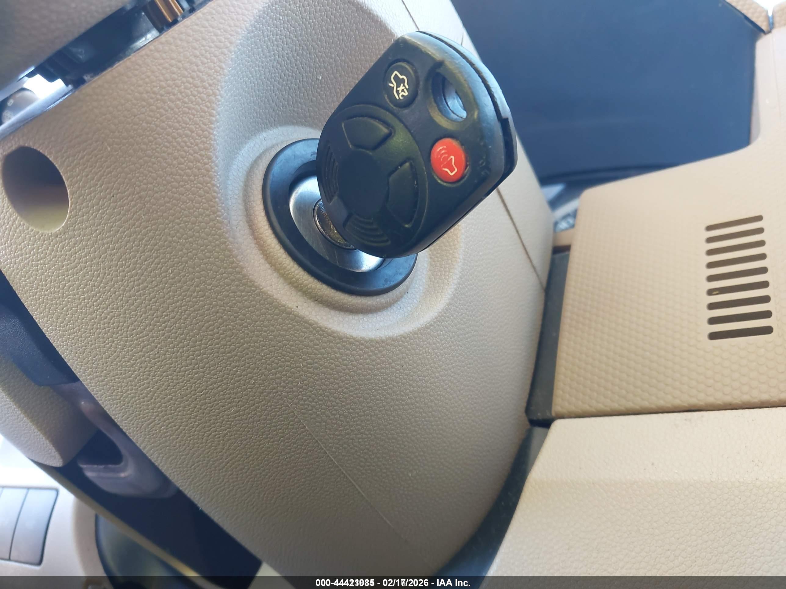 FORD ESCAPE image 11