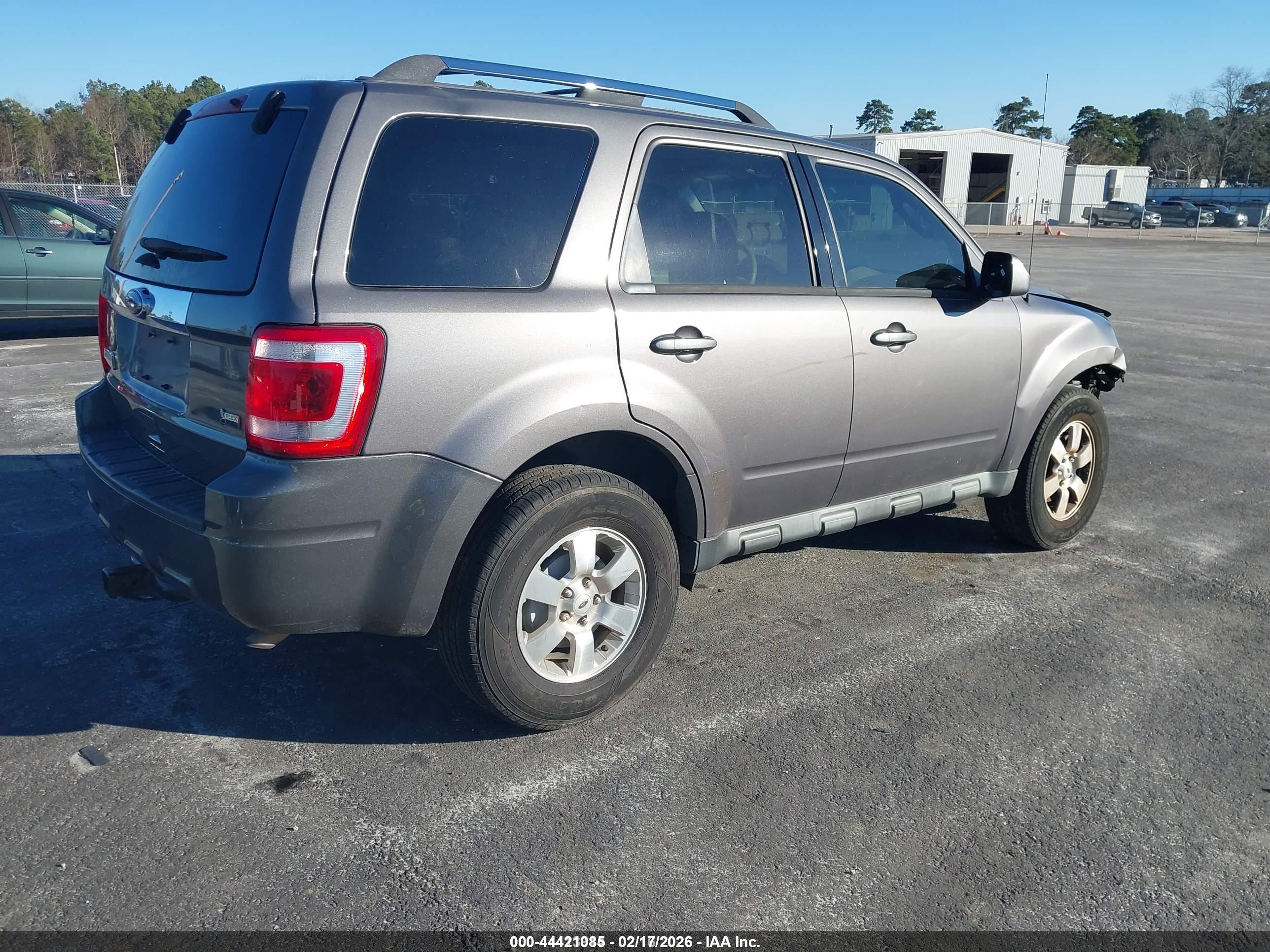 FORD ESCAPE image 4