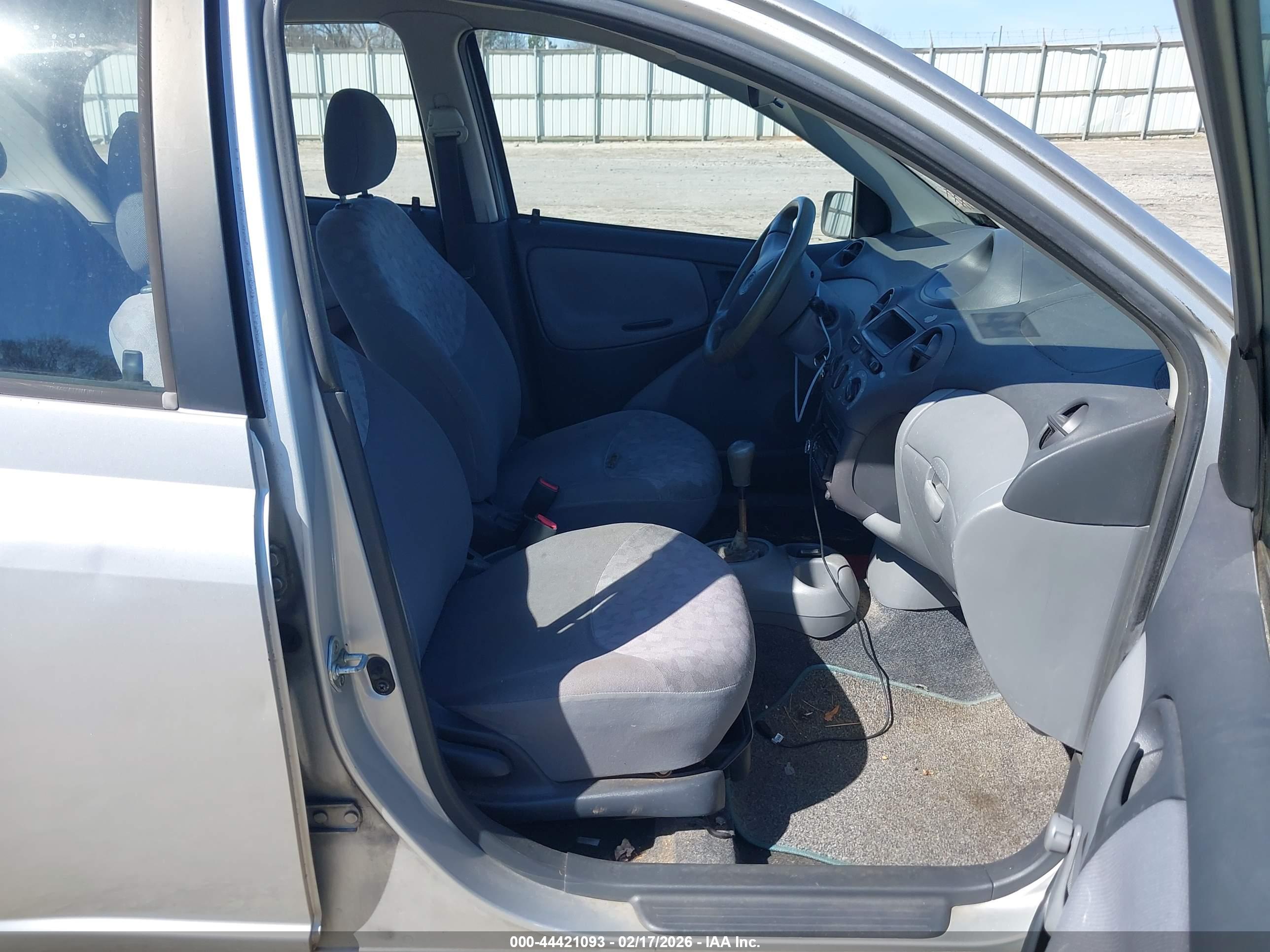 TOYOTA ECHO image 5