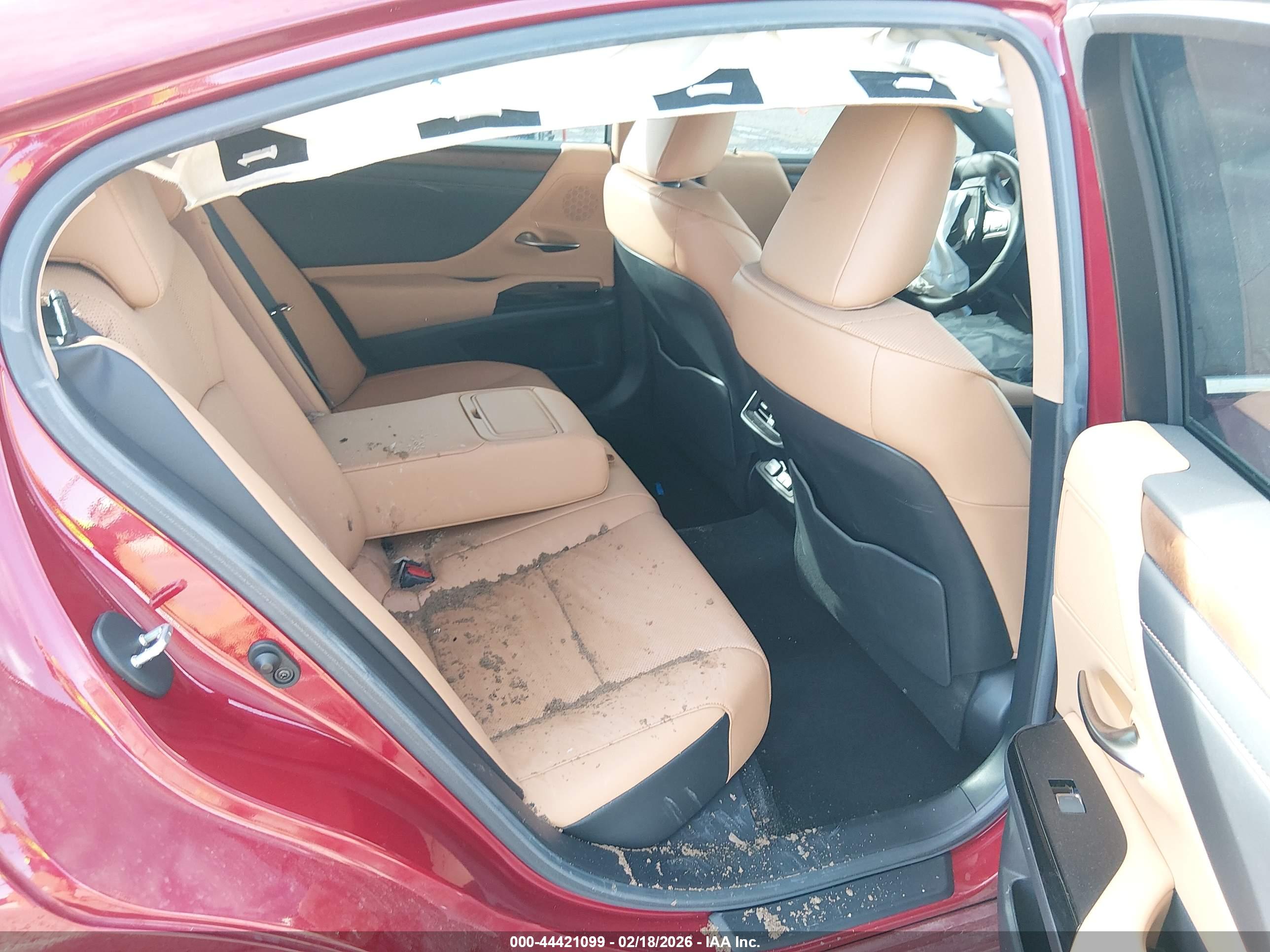 LEXUS ES image 8