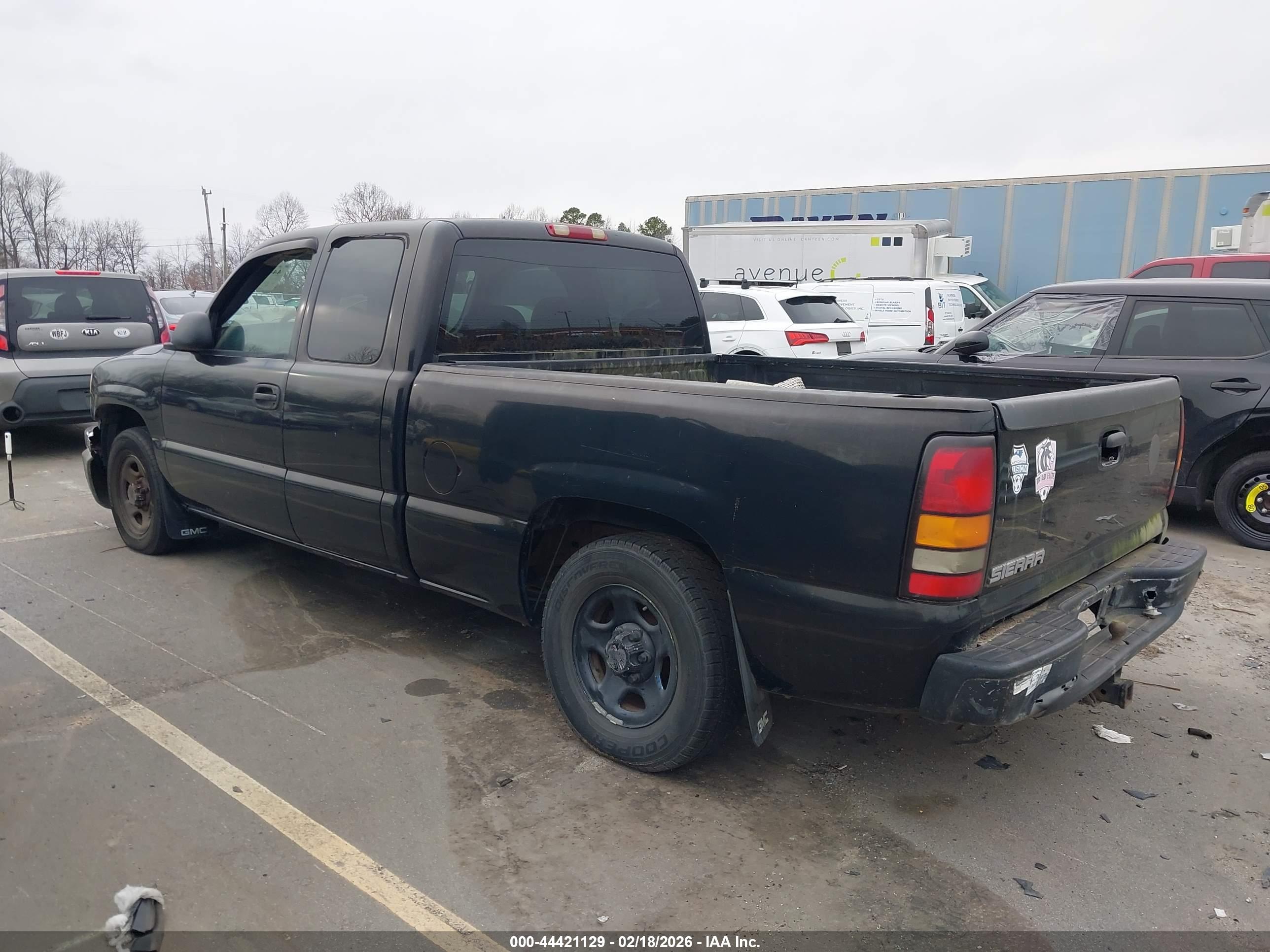 GMC SIERRA image 3