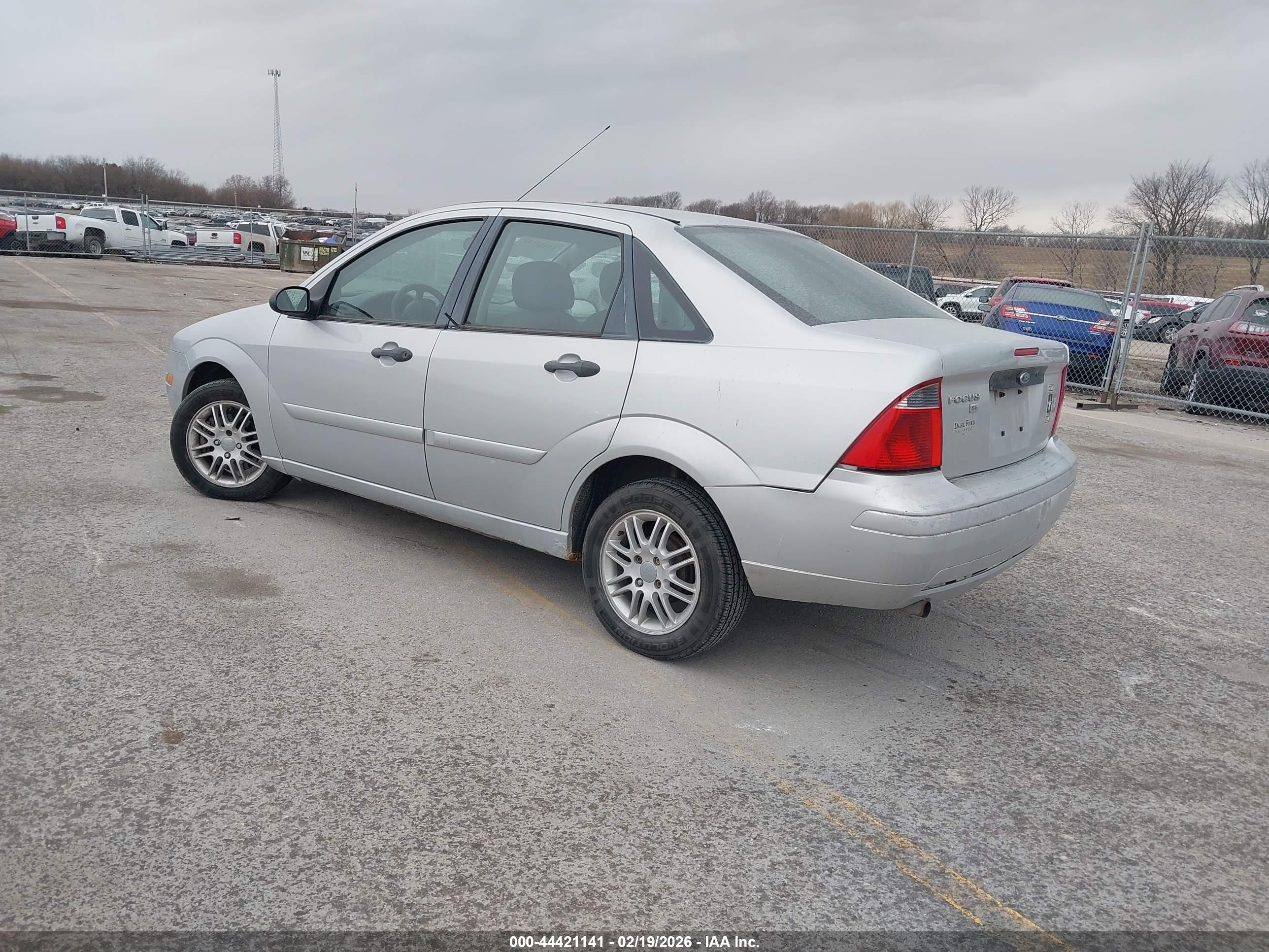 FORD FOCUS image 3