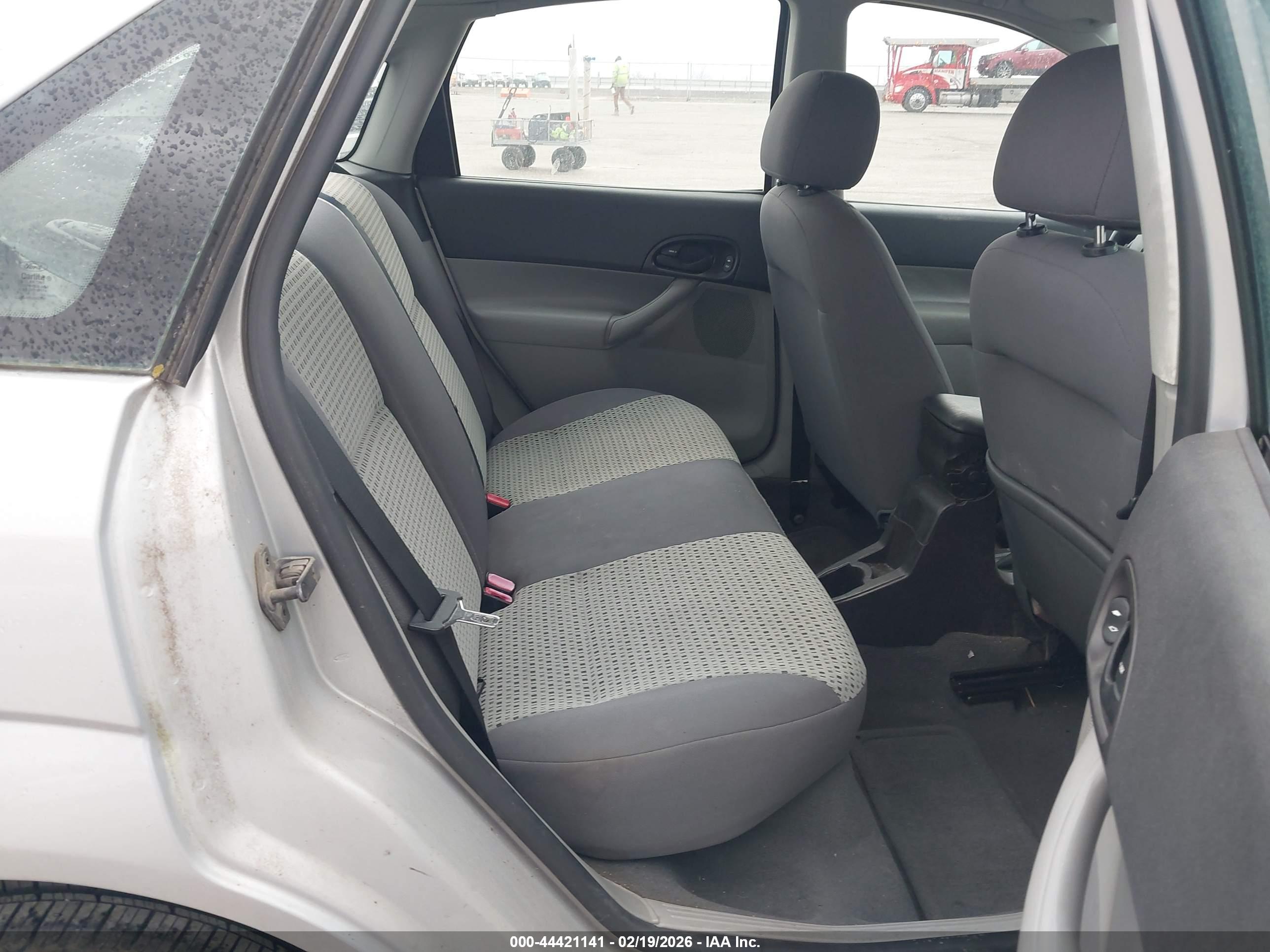 FORD FOCUS image 8