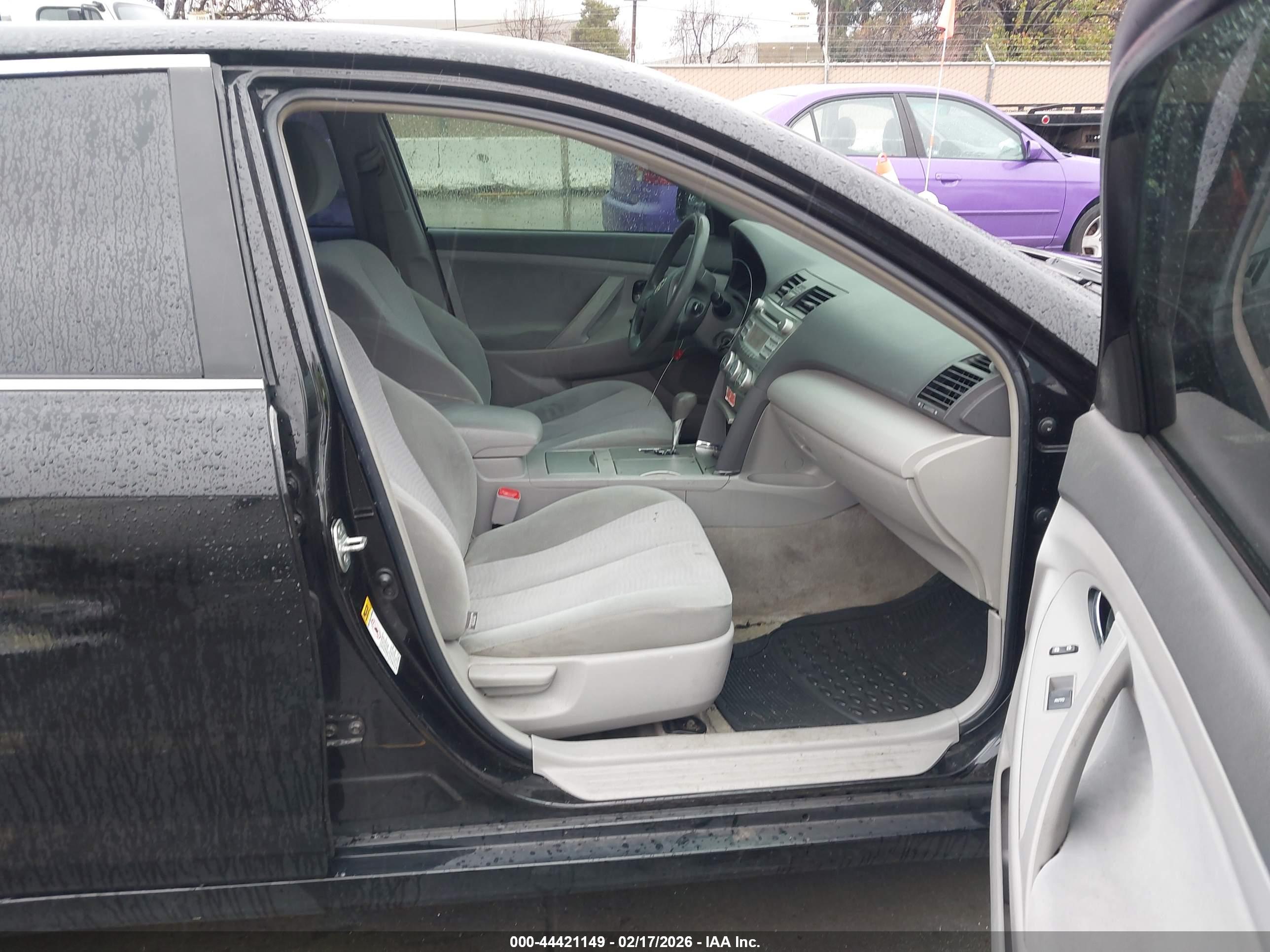 TOYOTA CAMRY image 5