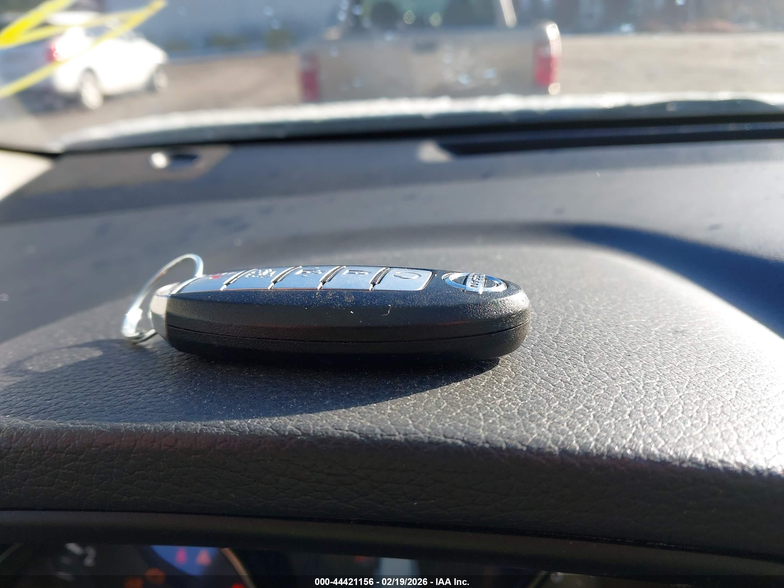 NISSAN ROGUE image 11