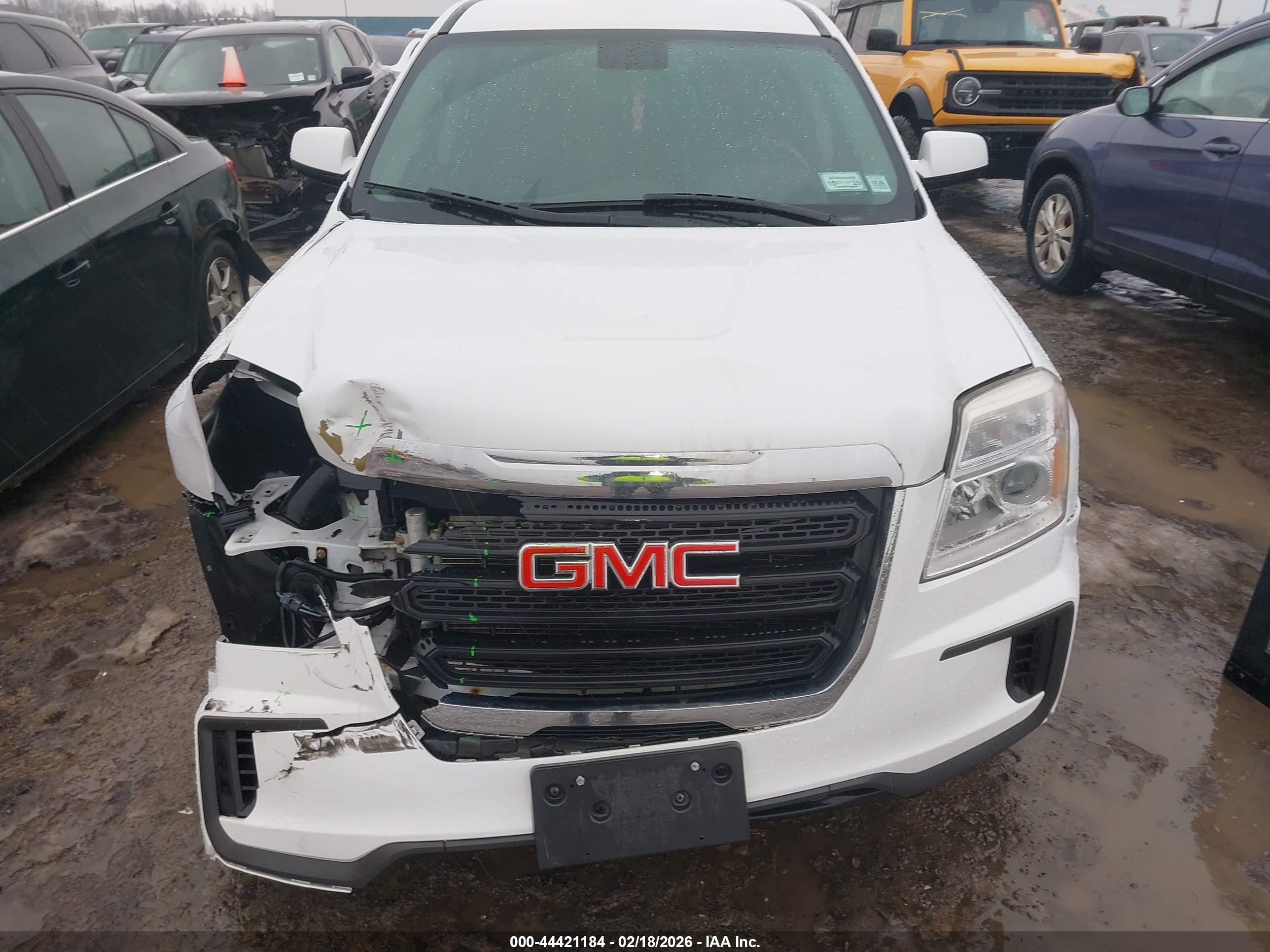 GMC TERRAIN image 6