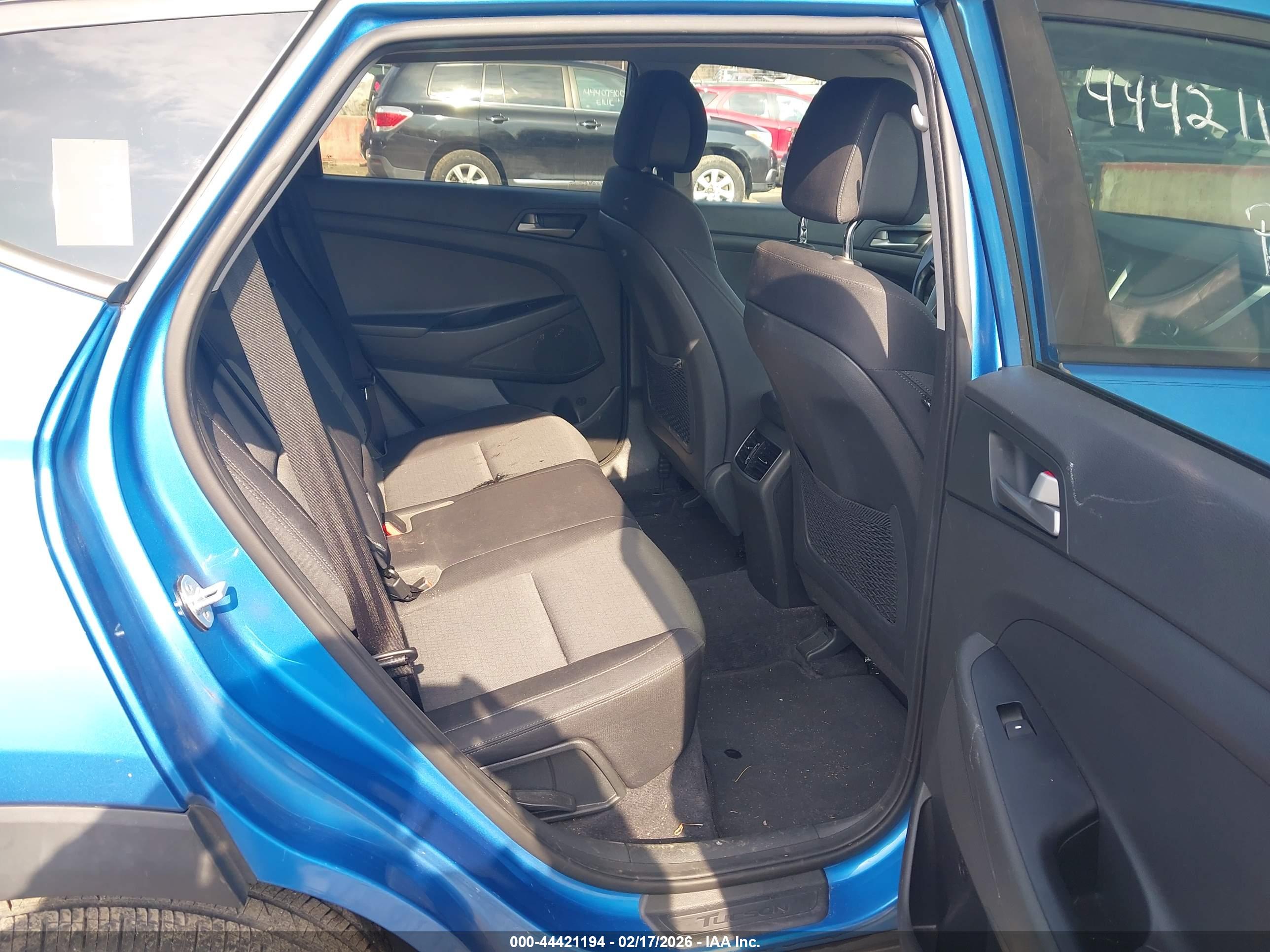 HYUNDAI TUCSON image 8