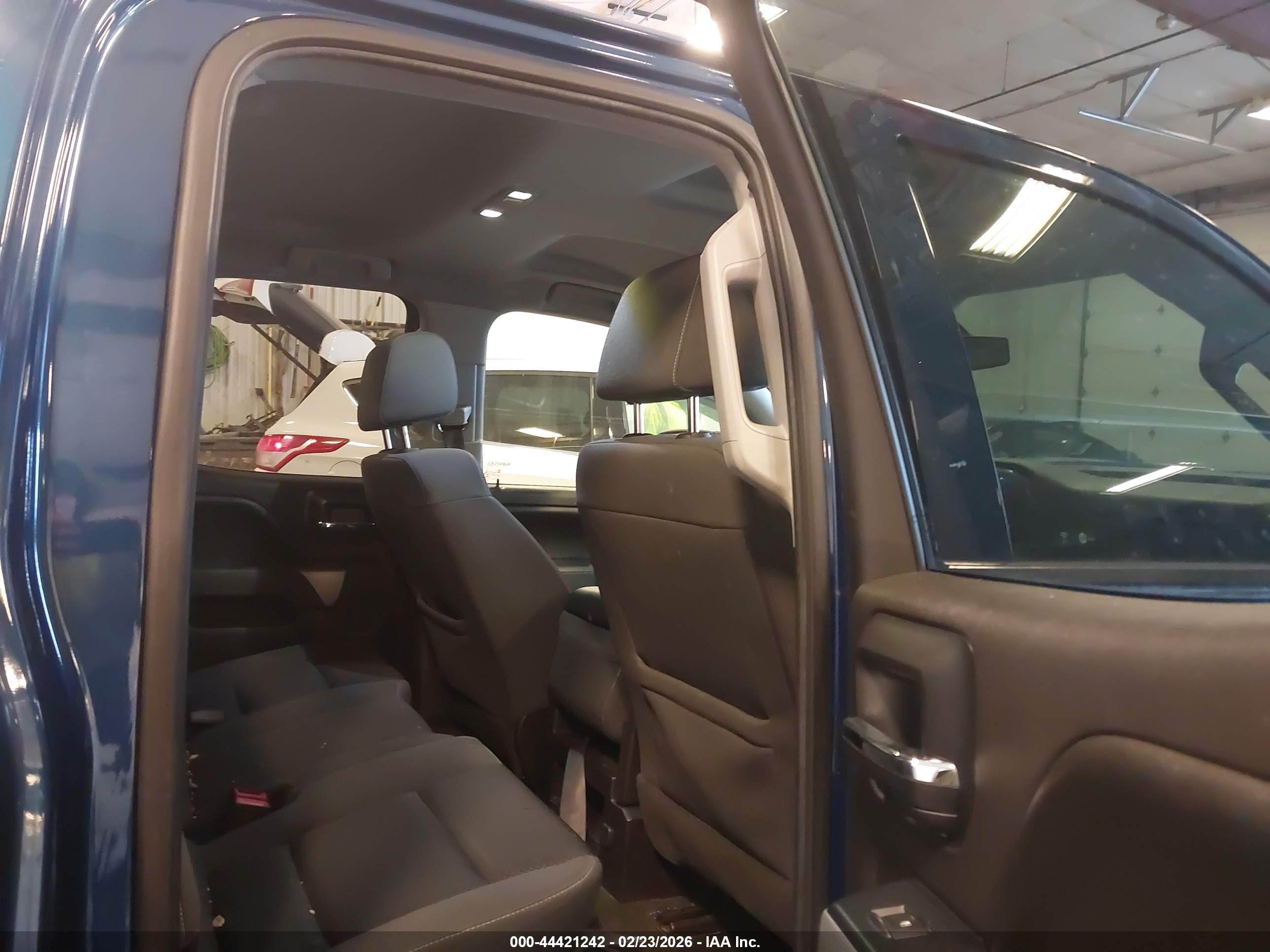 CHEVROLET SILVERADO image 8