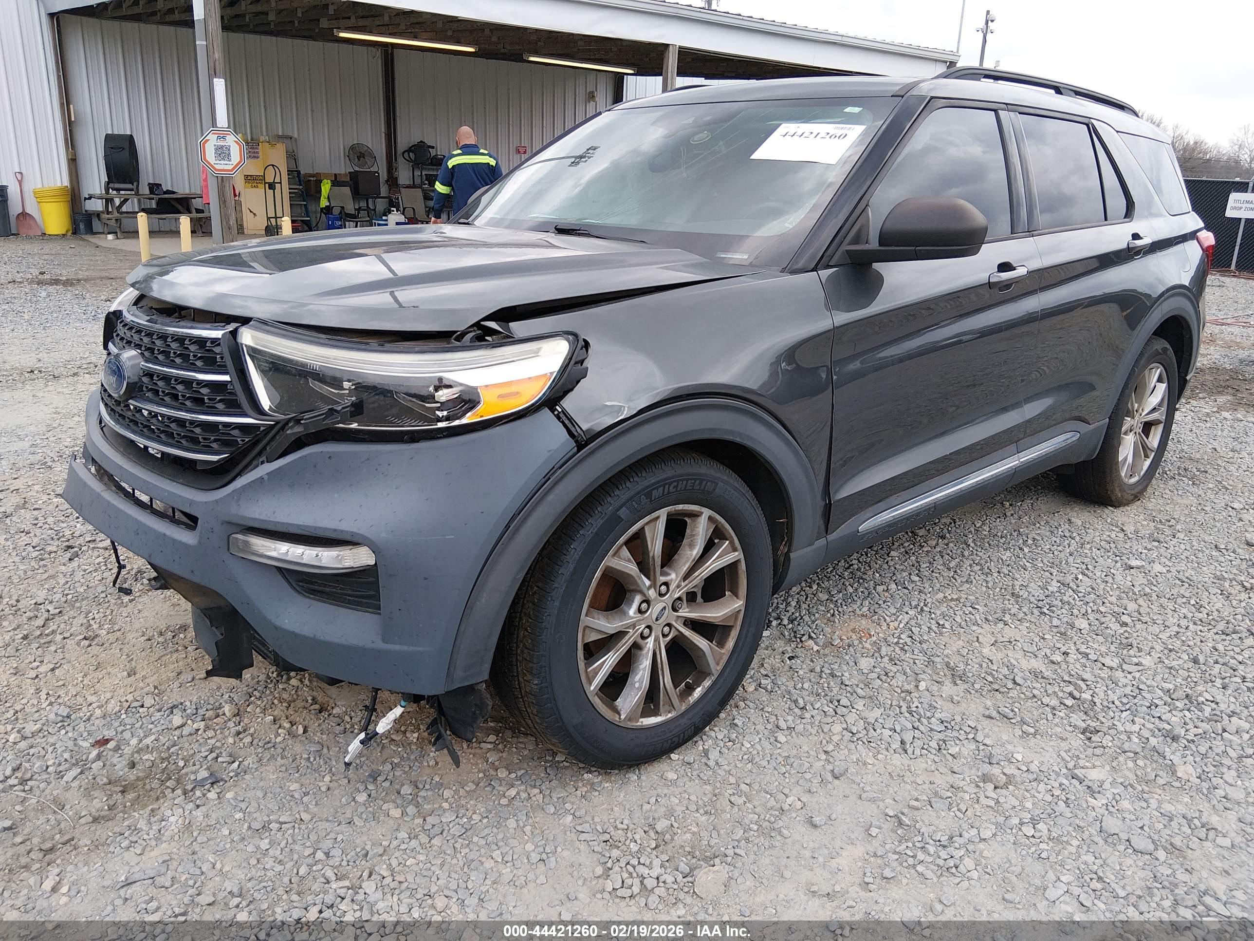 FORD EXPLORER image 2
