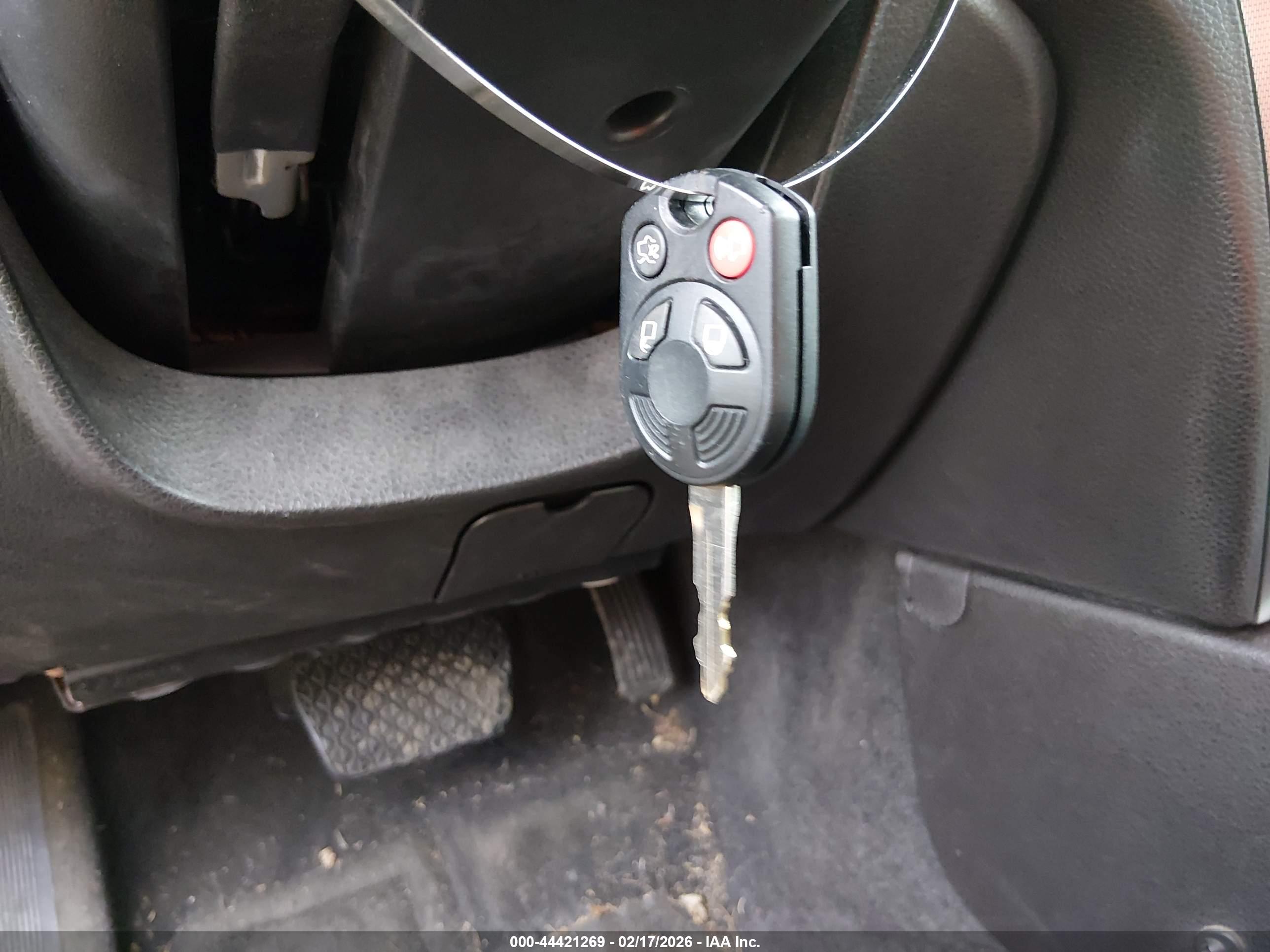 FORD FUSION image 11