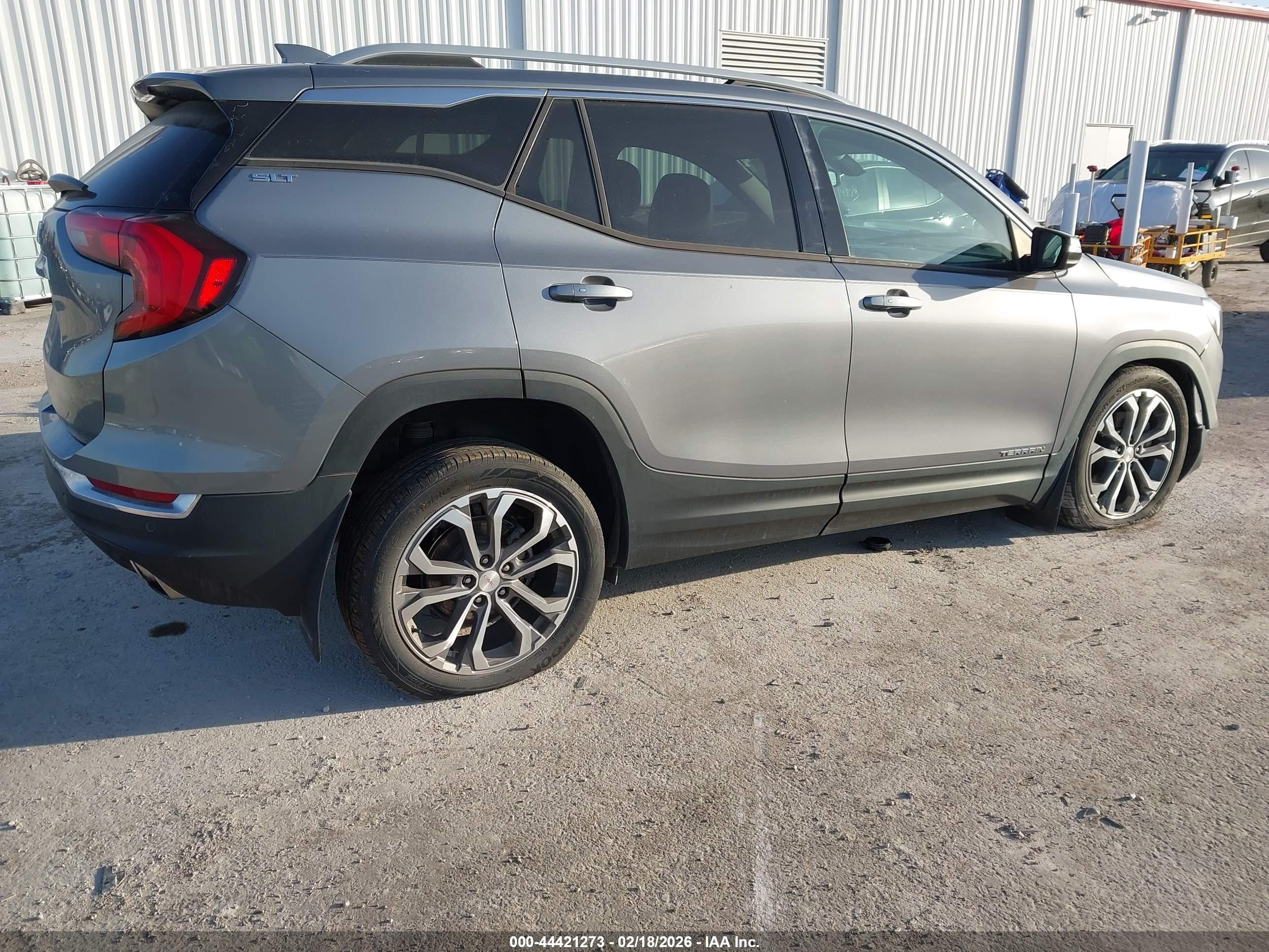 GMC TERRAIN image 4