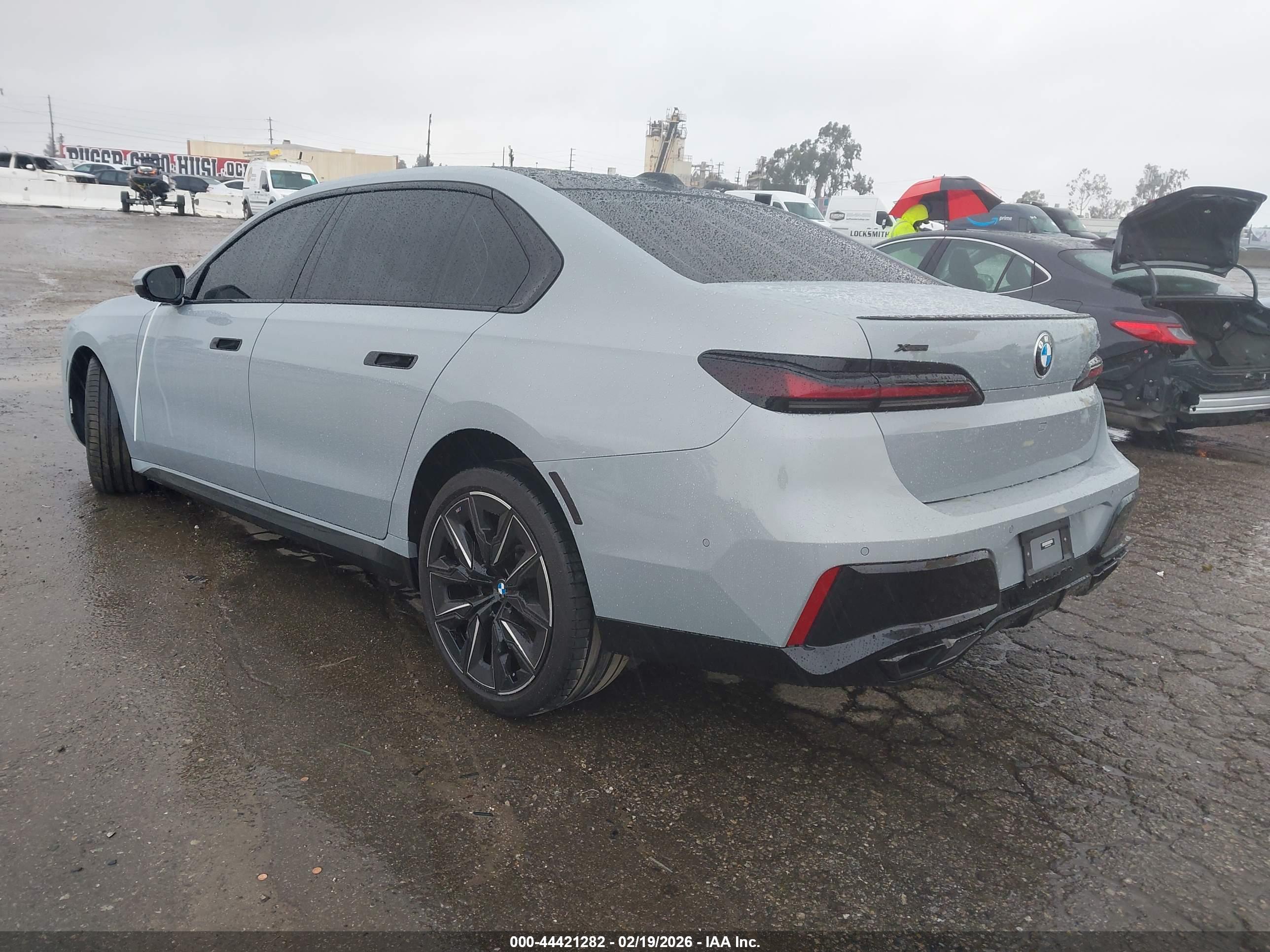 BMW 760 image 3