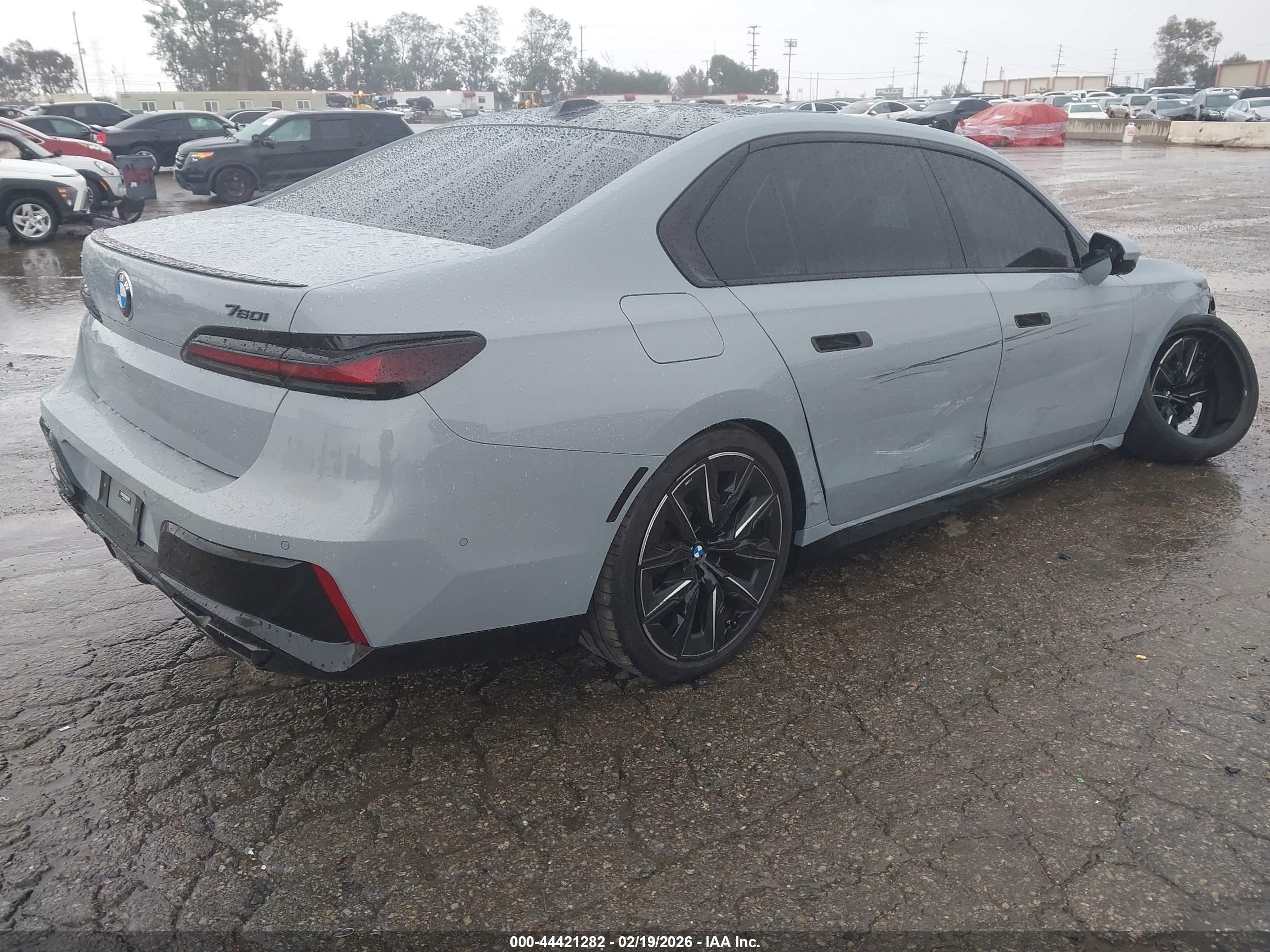 BMW 760 image 4