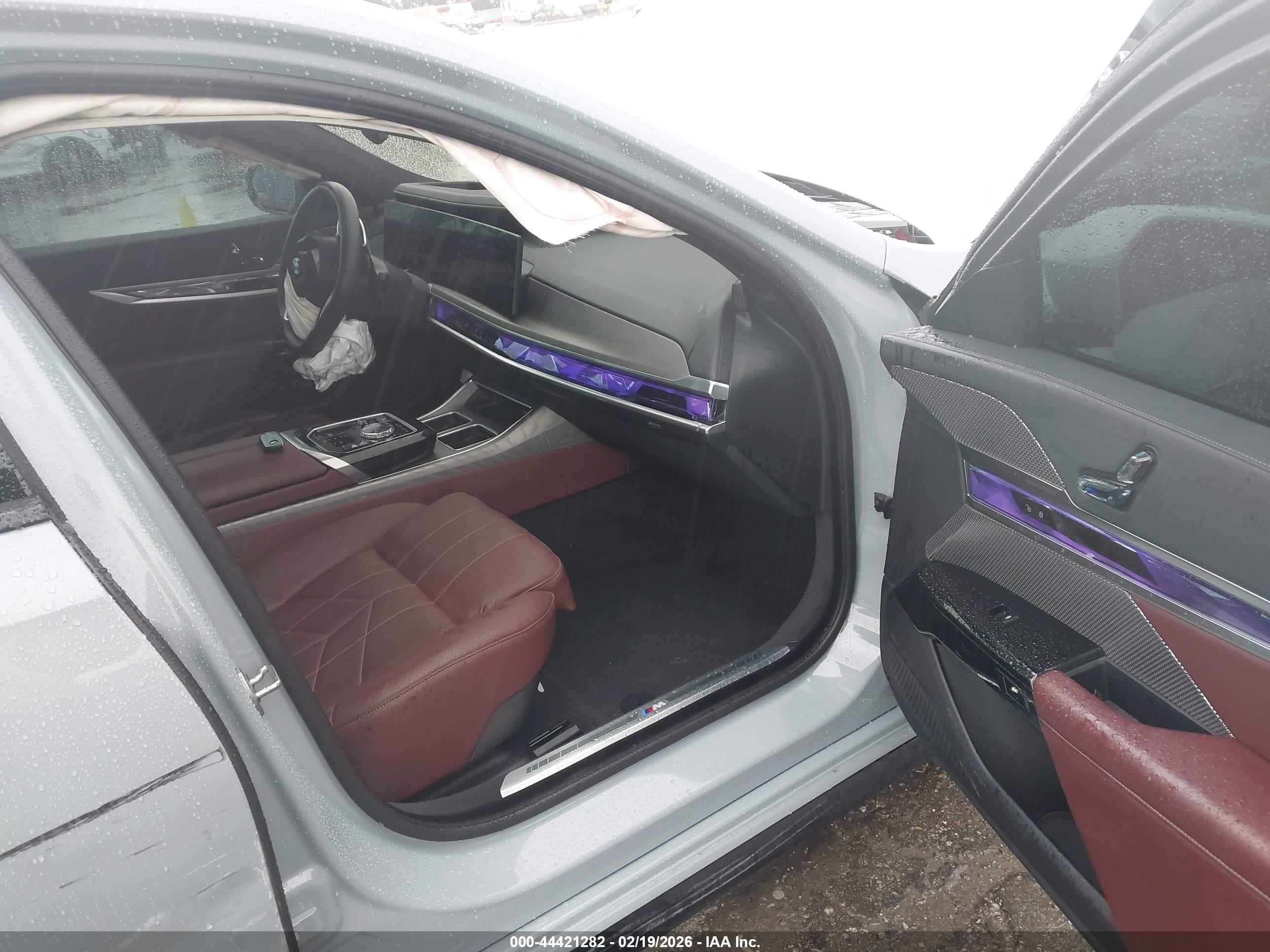 BMW 760 image 5