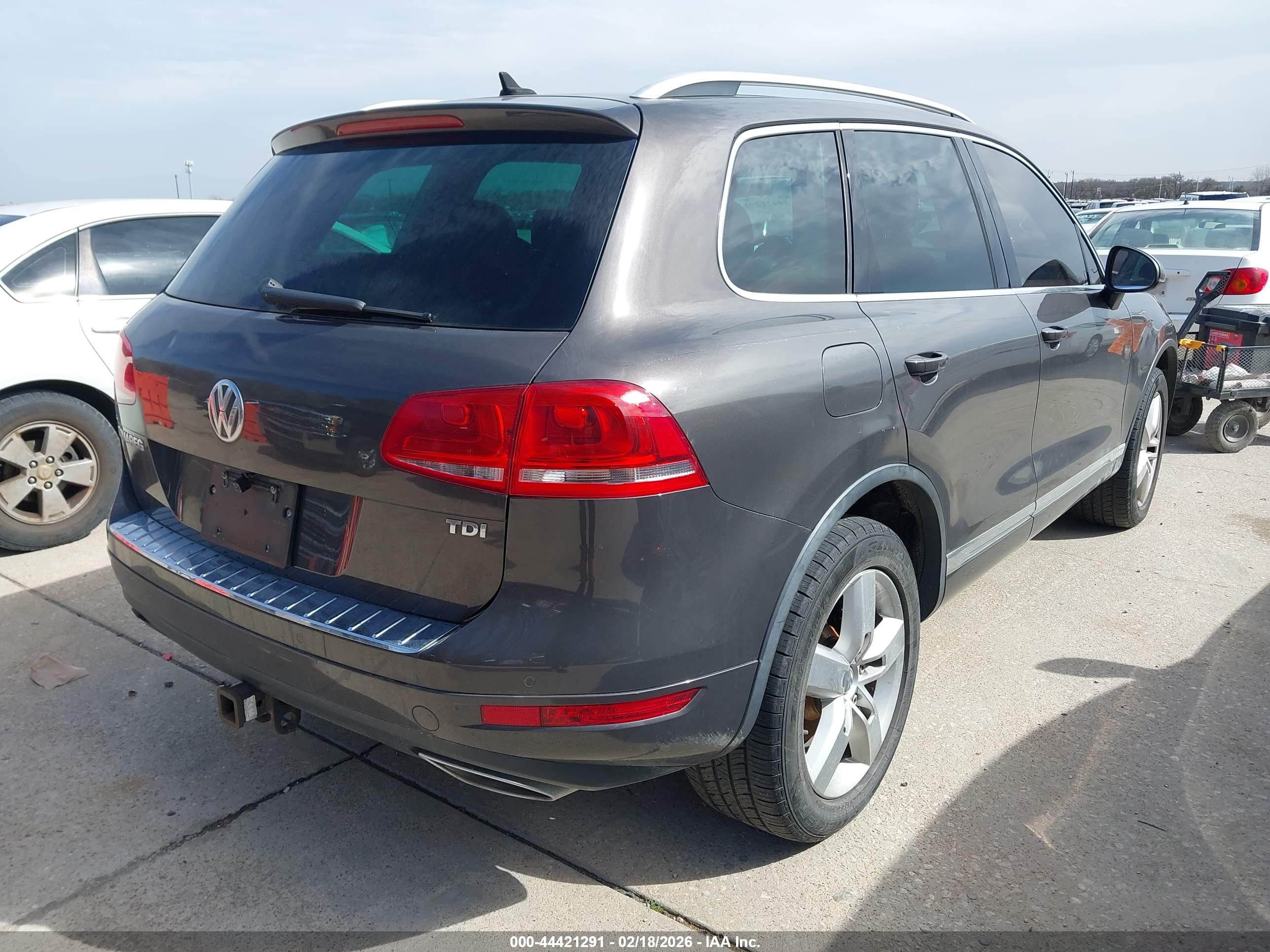 VOLKSWAGEN TOUAREG image 4