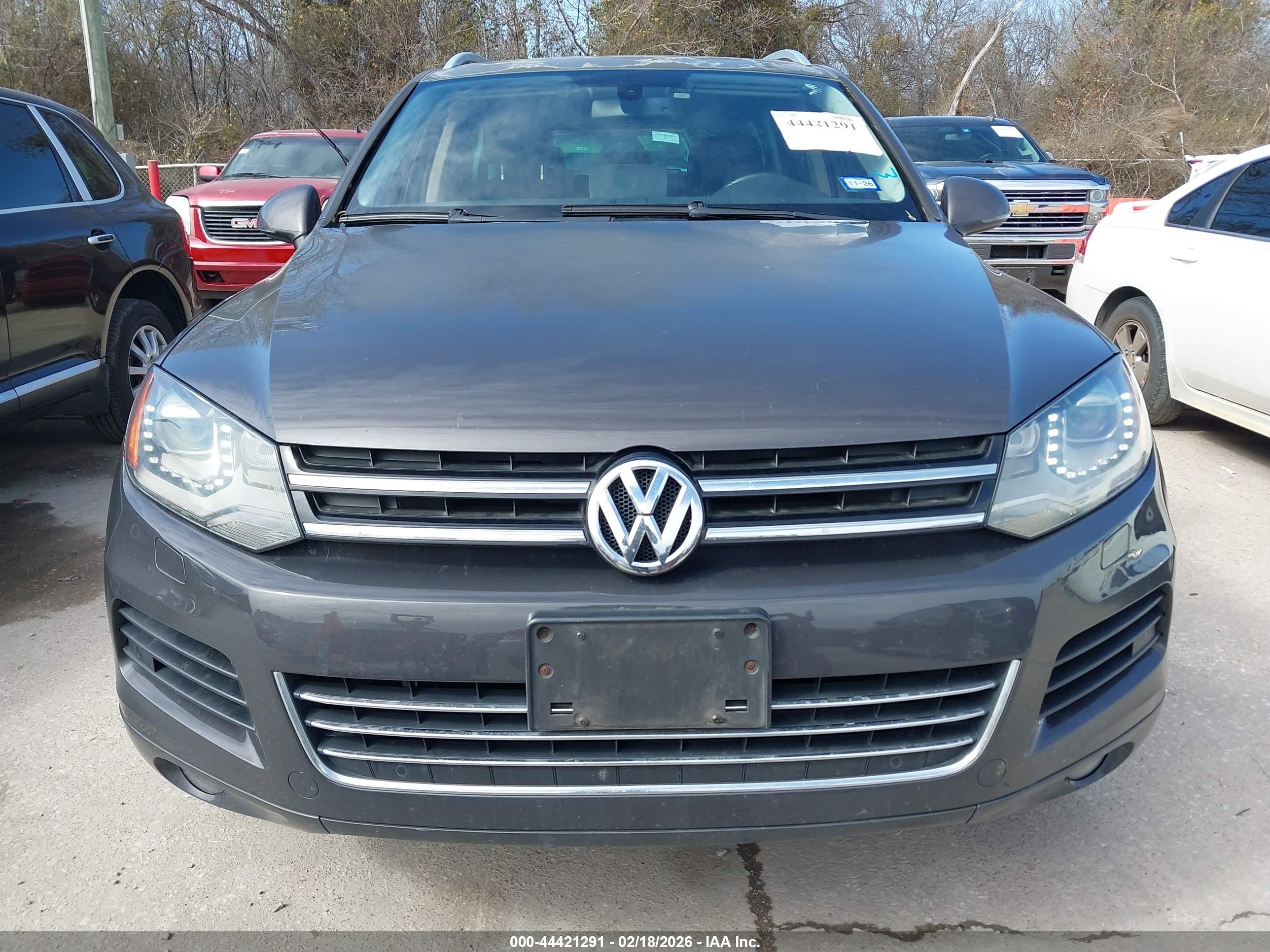 VOLKSWAGEN TOUAREG image 6