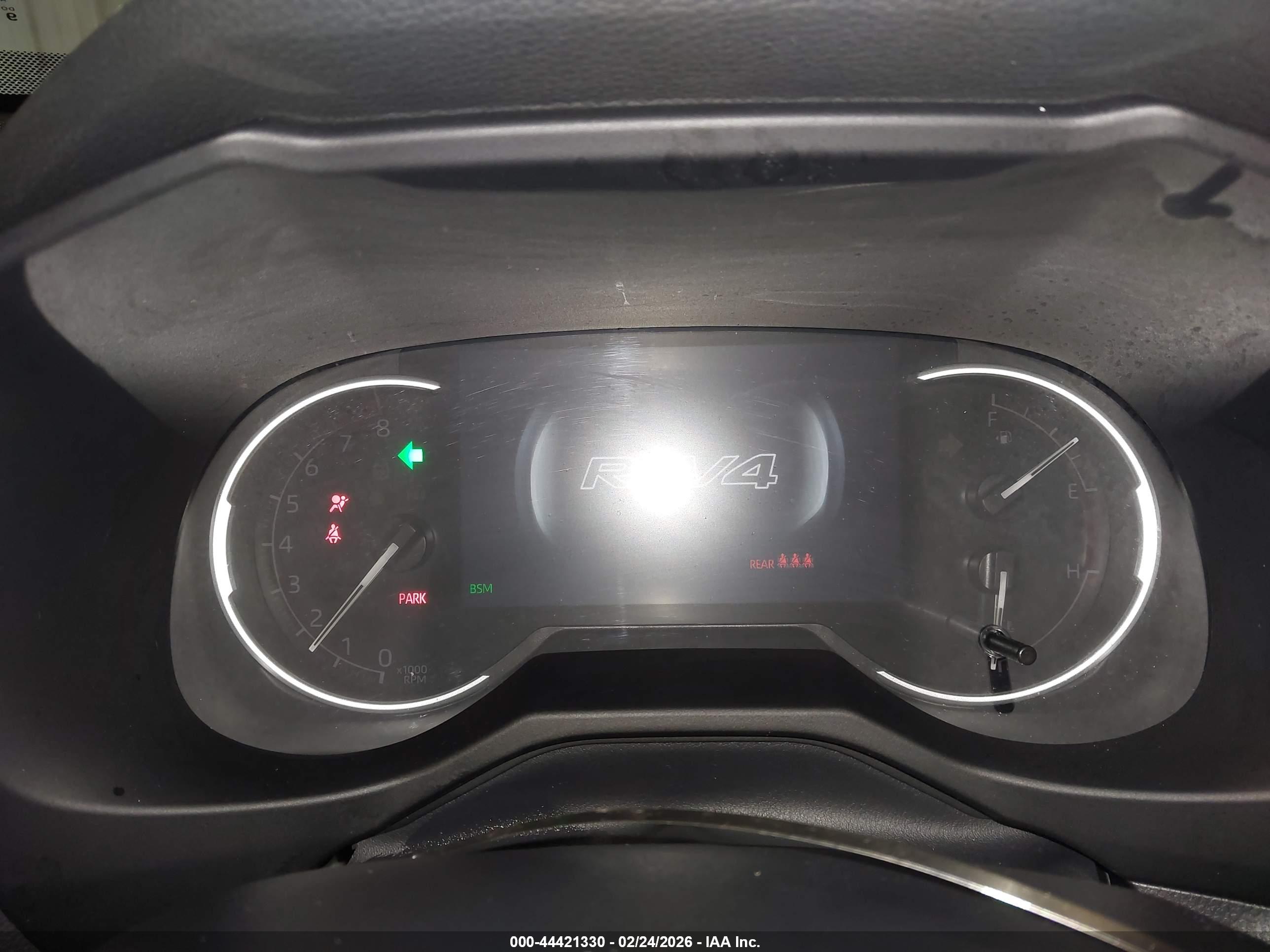 TOYOTA RAV4 image 7