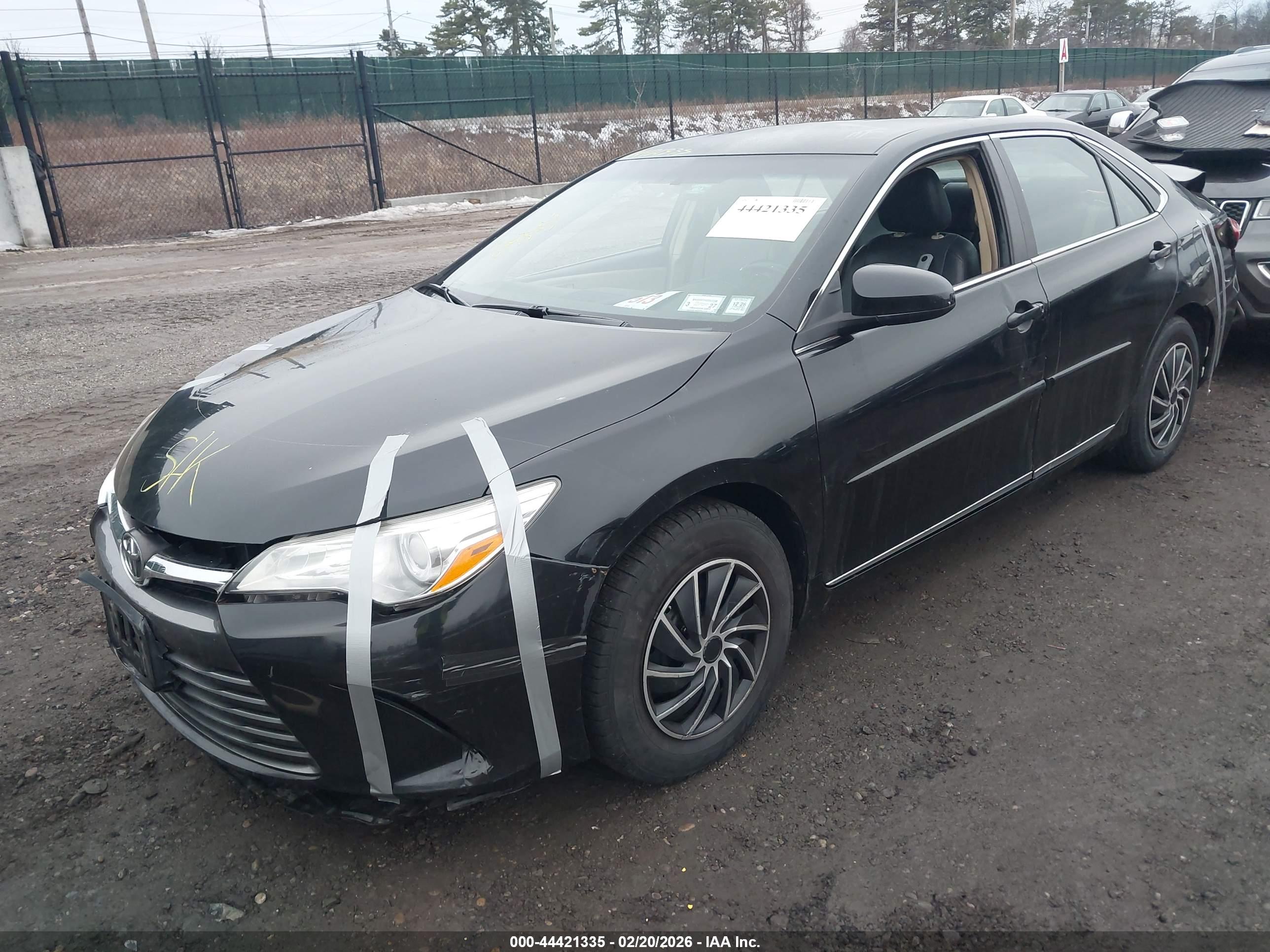 TOYOTA CAMRY image 2