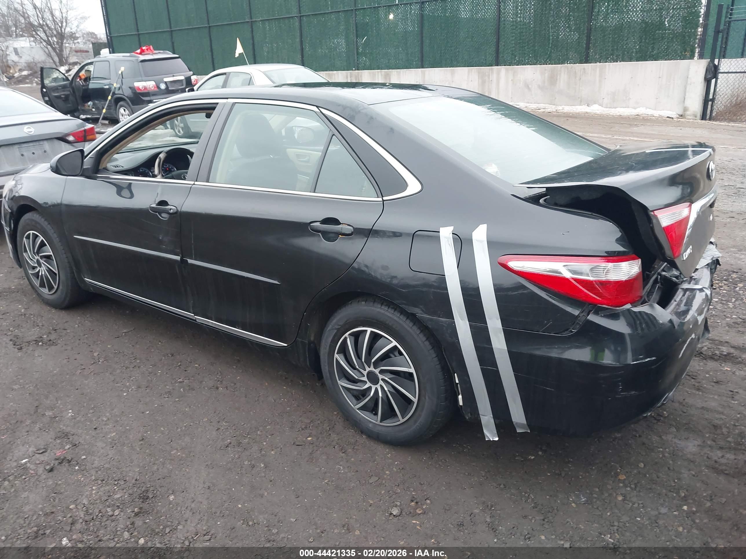 TOYOTA CAMRY image 3