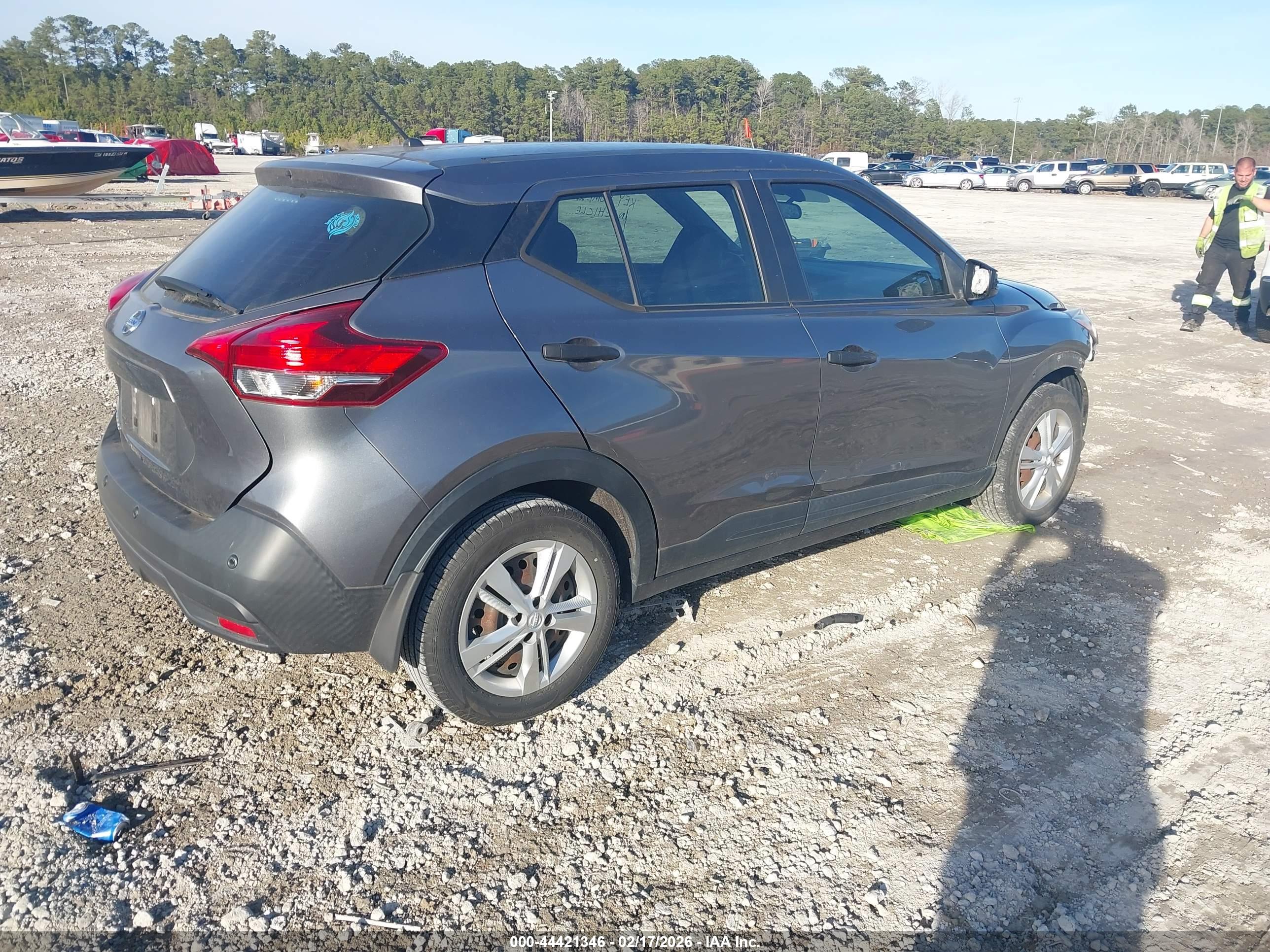 NISSAN KICKS image 4