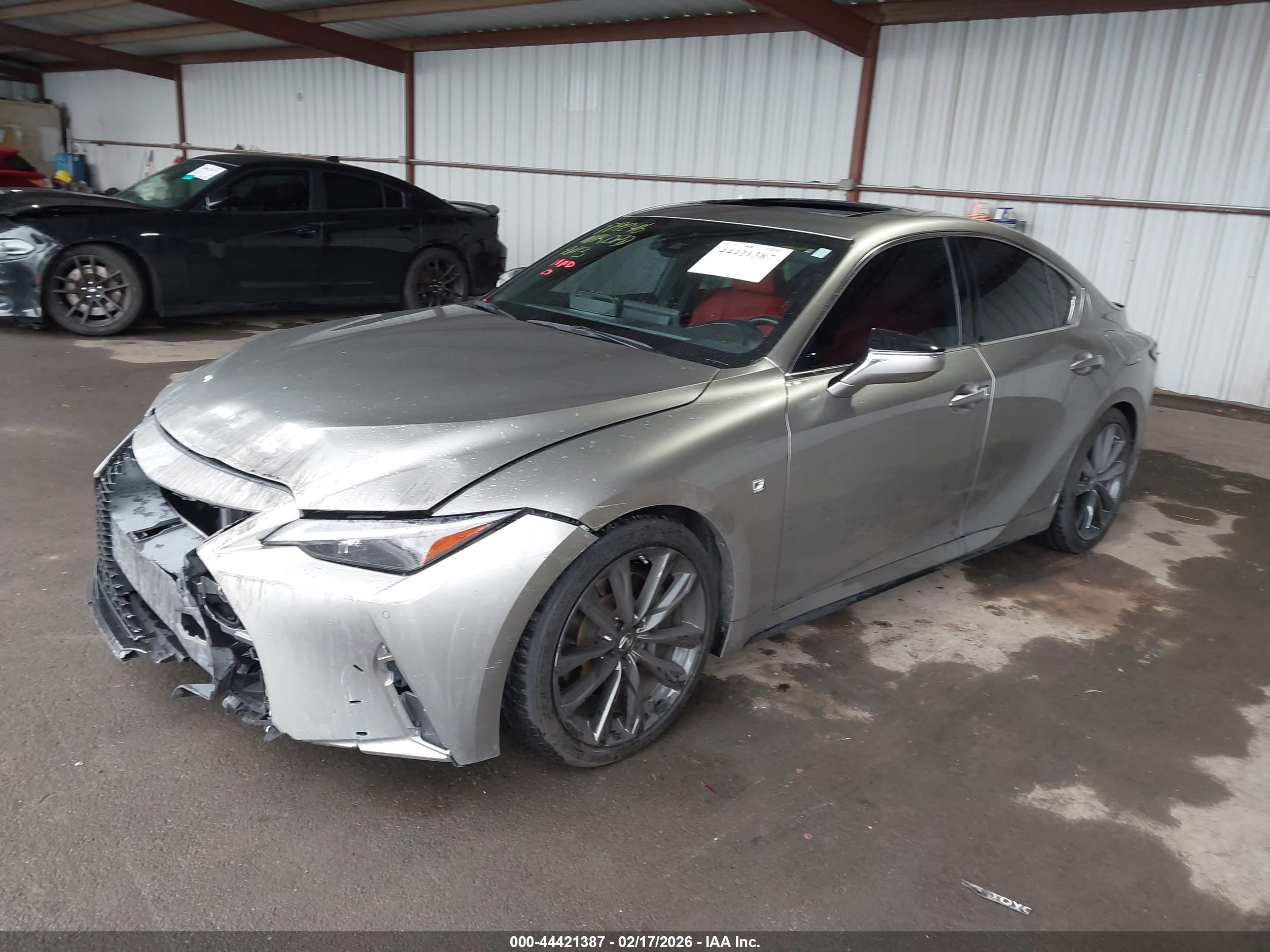 LEXUS IS image 2