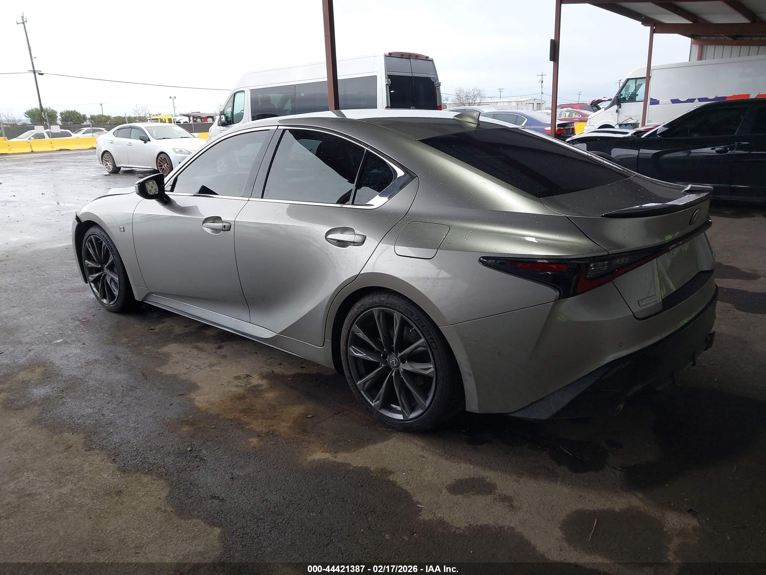 LEXUS IS image 3