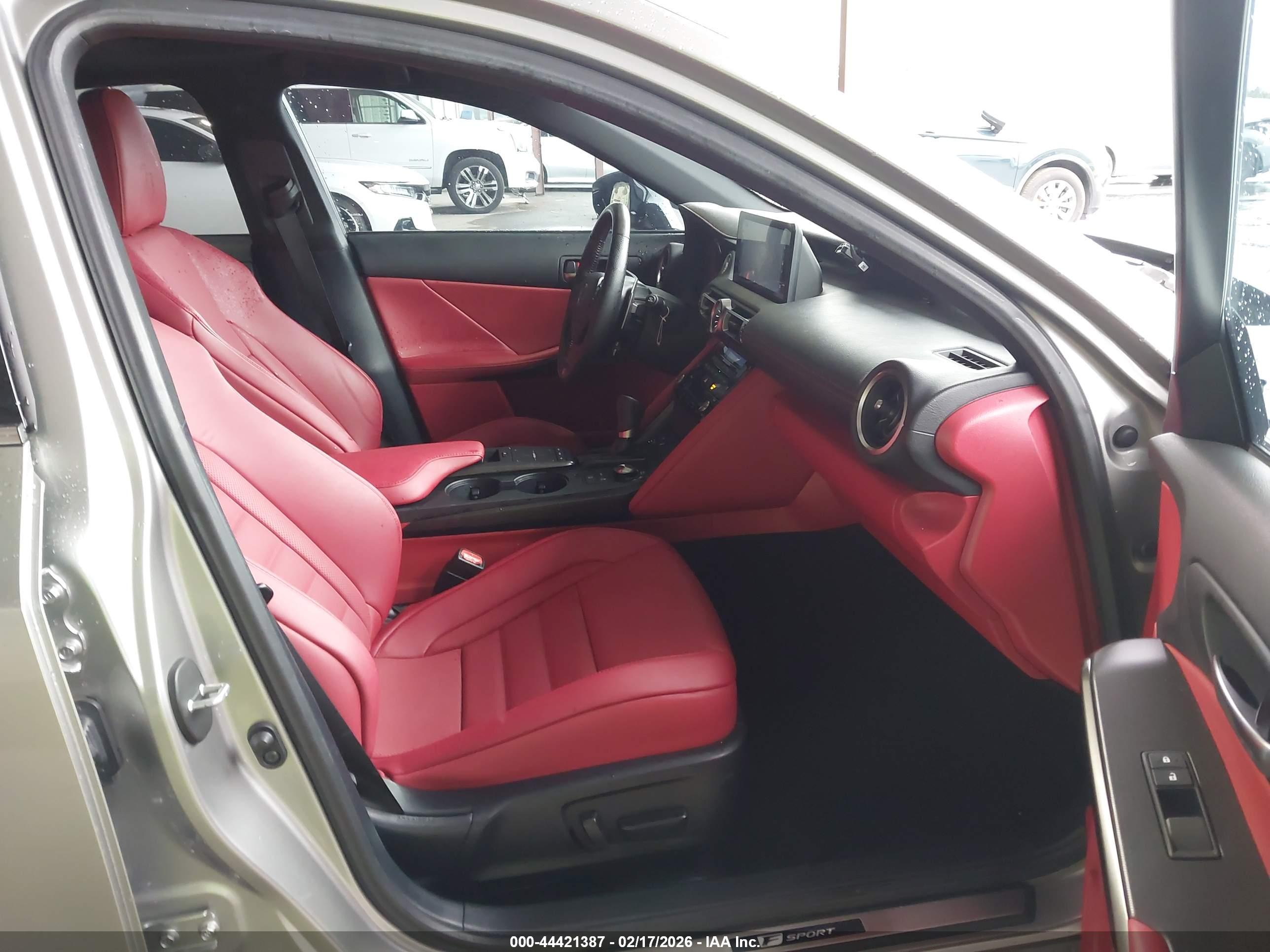 LEXUS IS image 5