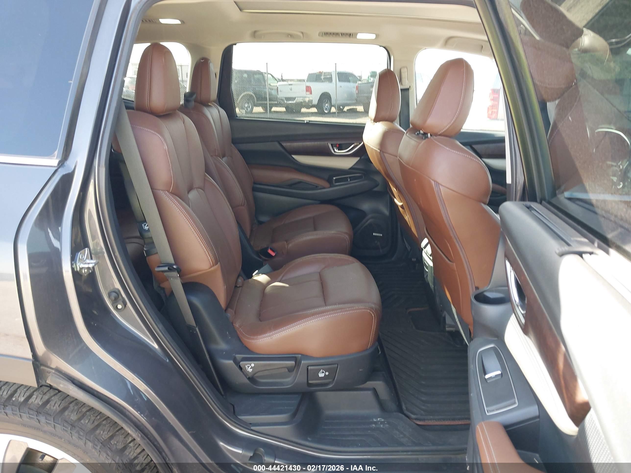 SUBARU ASCENT image 8