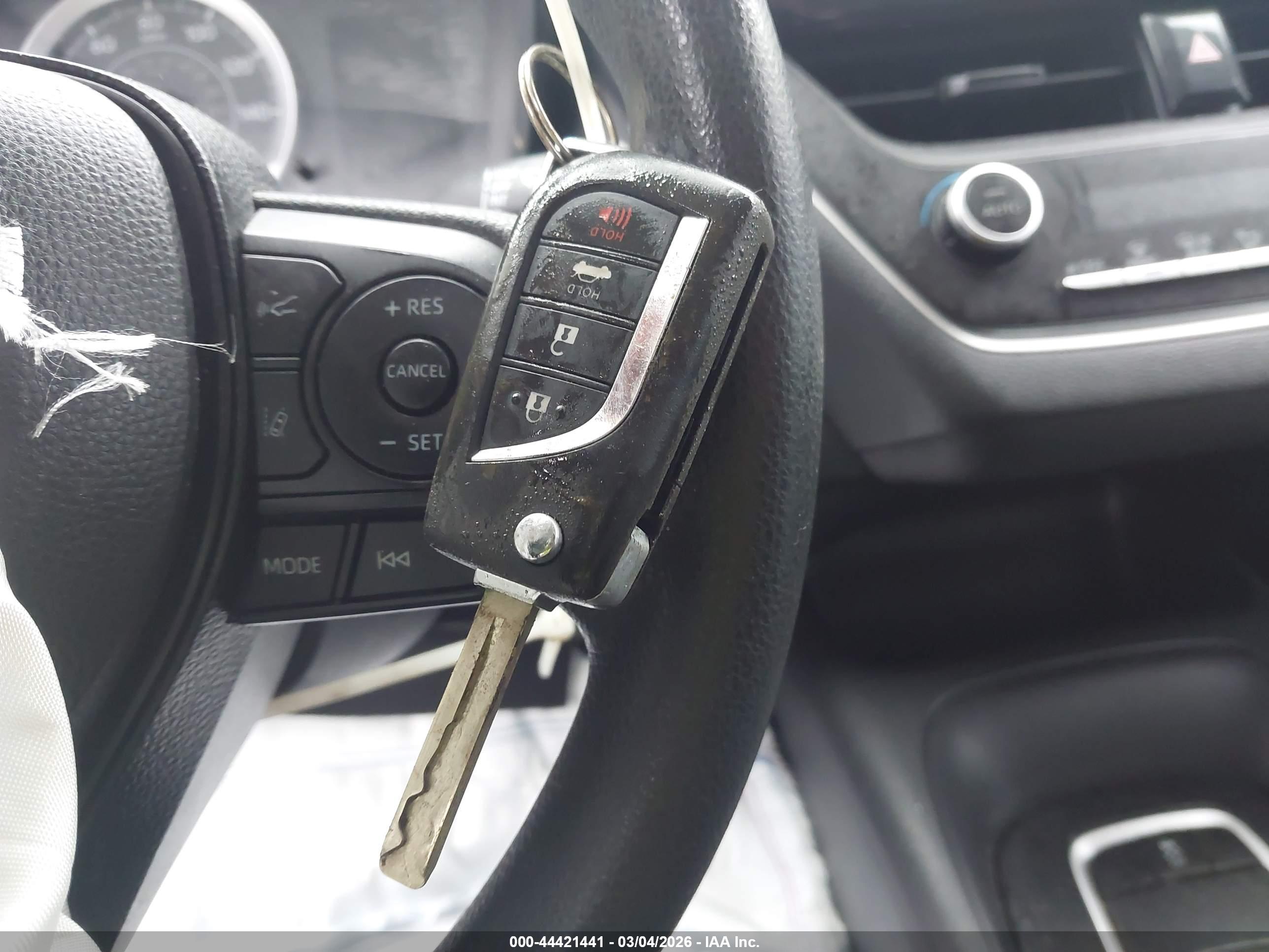 TOYOTA COROLLA image 11