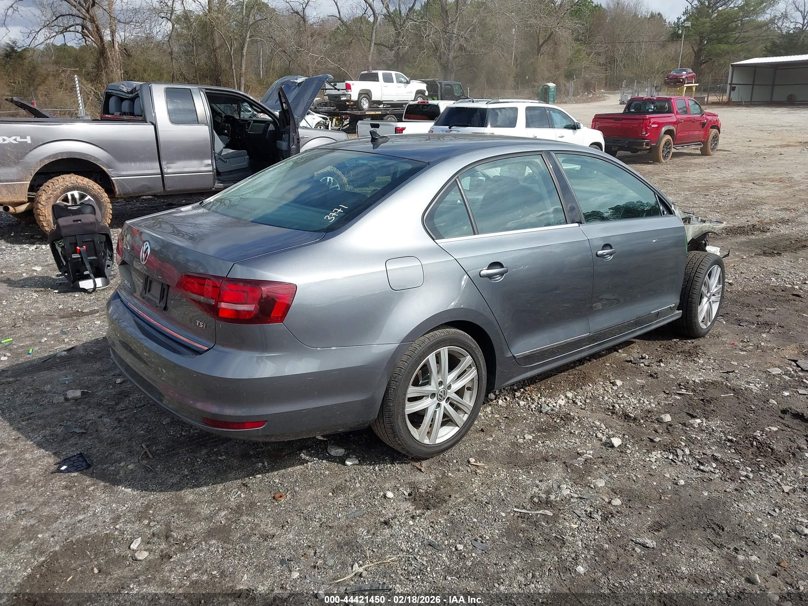 VOLKSWAGEN JETTA image 4