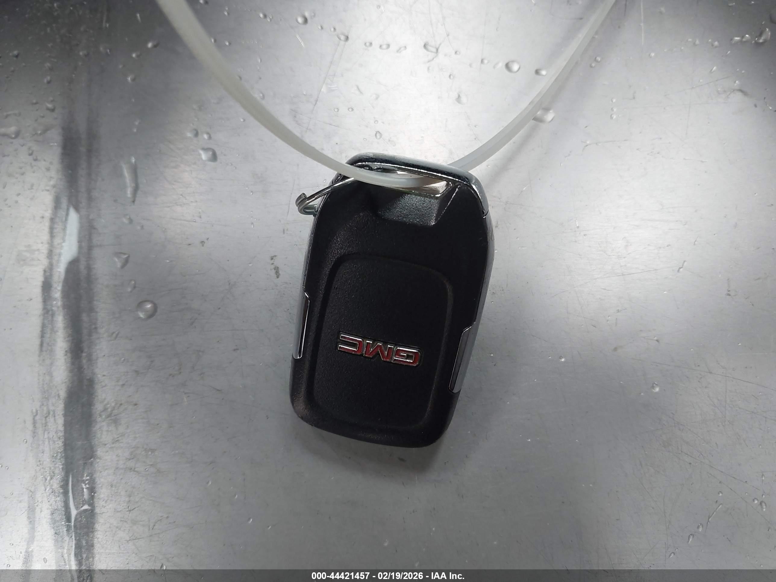 GMC TERRAIN image 11