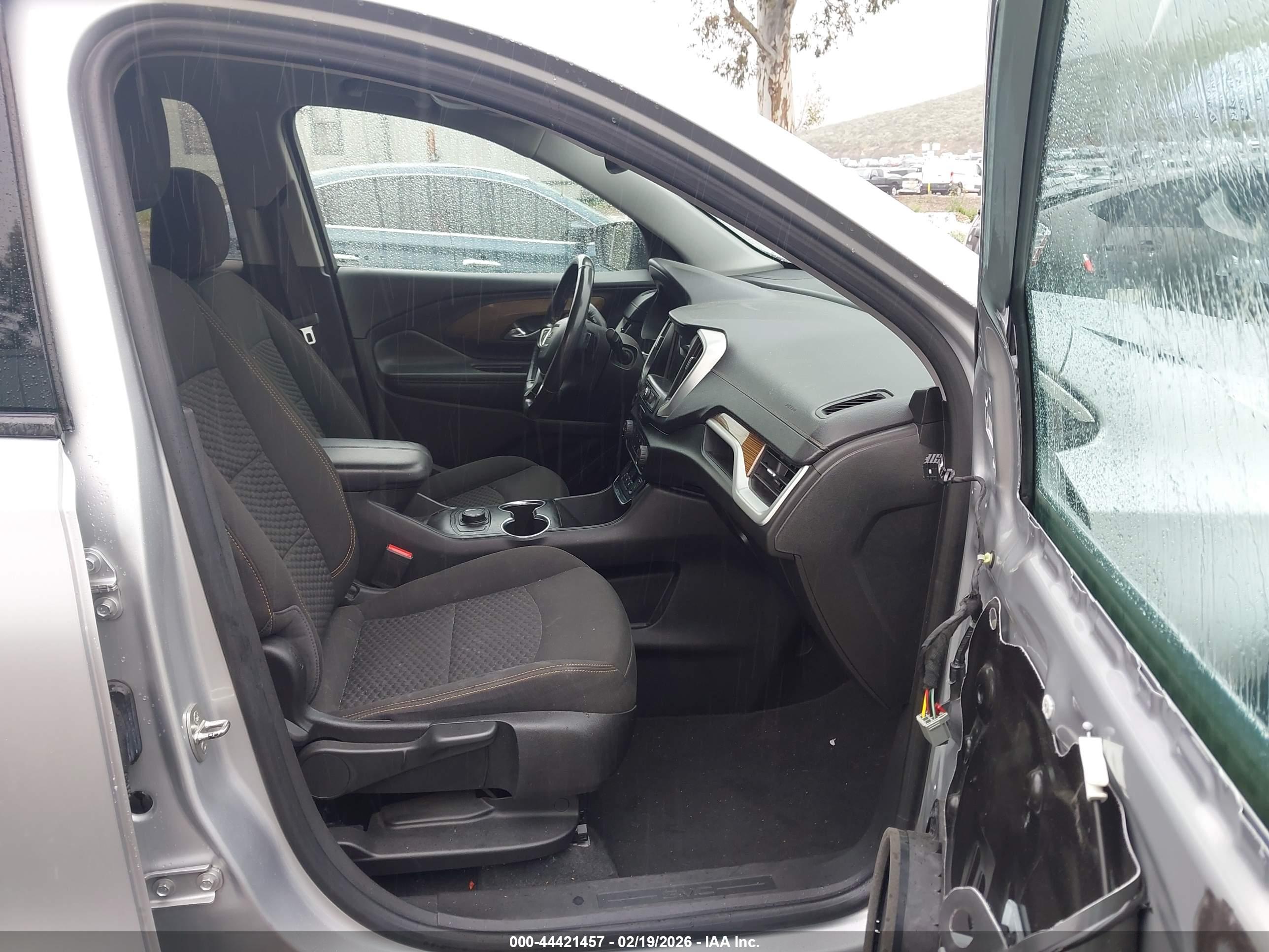 GMC TERRAIN image 5