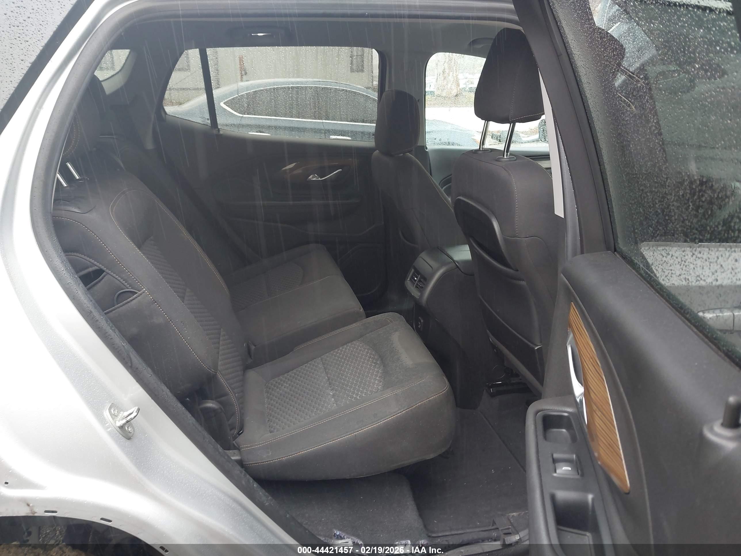GMC TERRAIN image 8