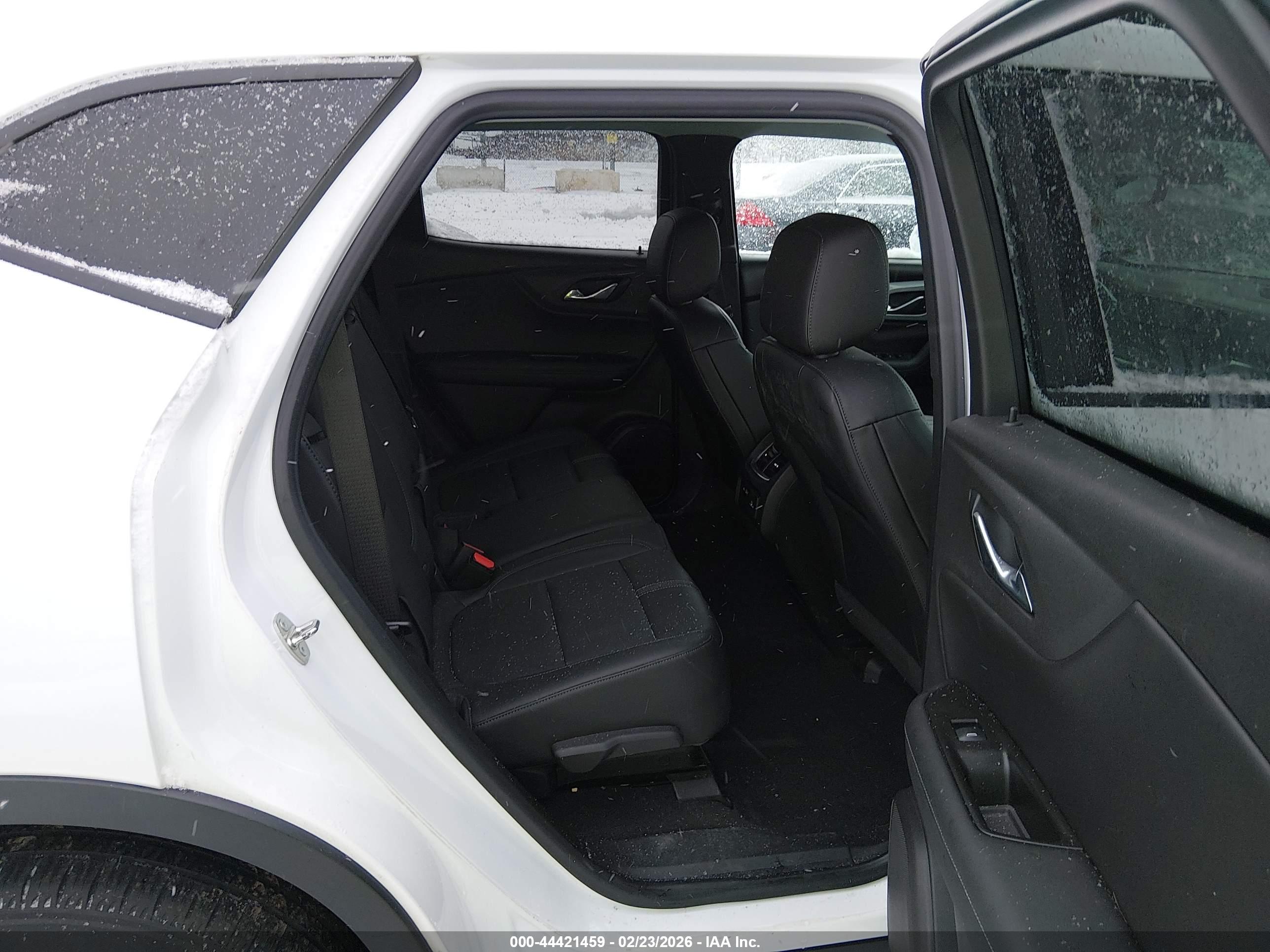 CHEVROLET BLAZER image 8