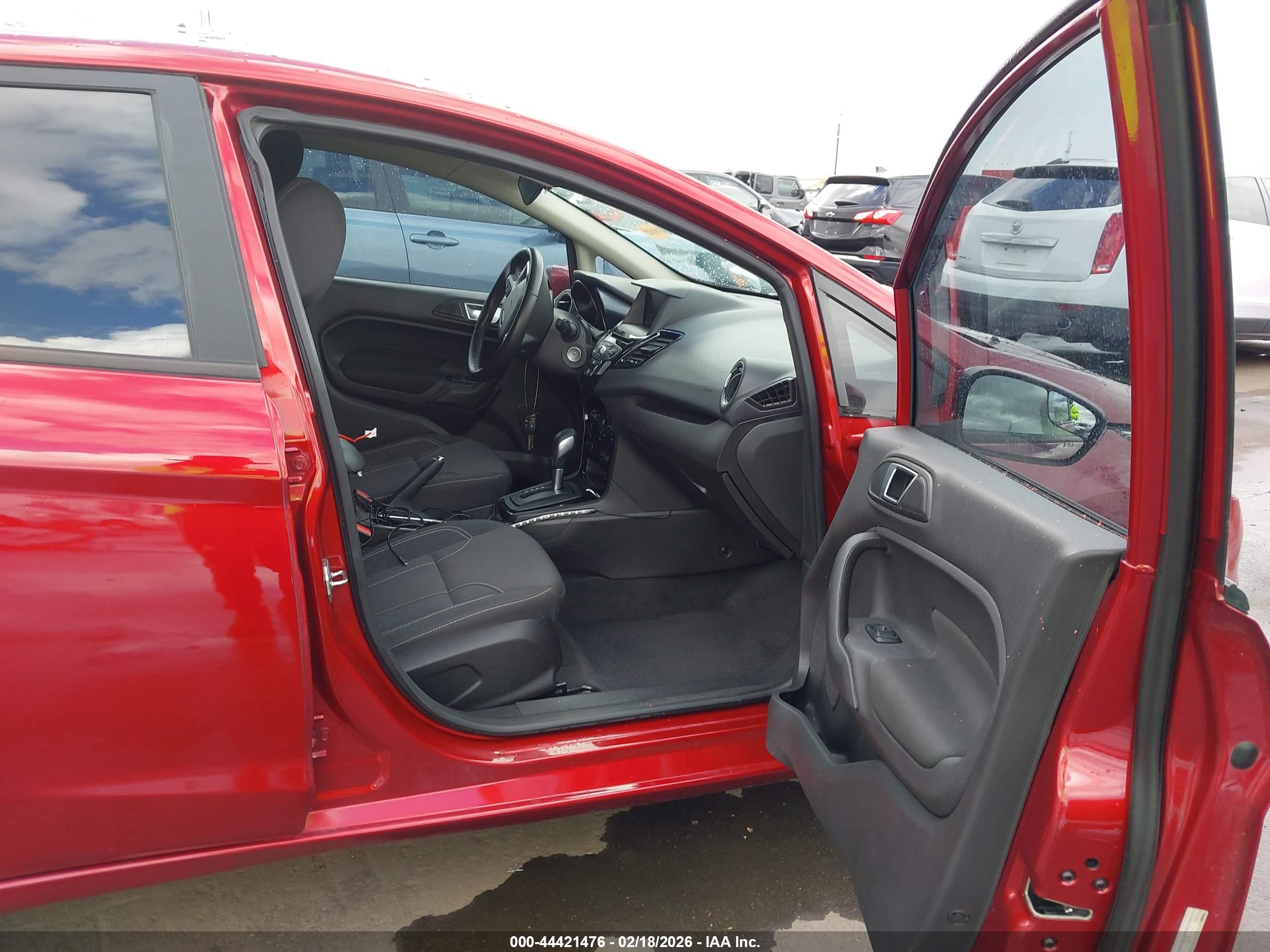 FORD FIESTA image 5