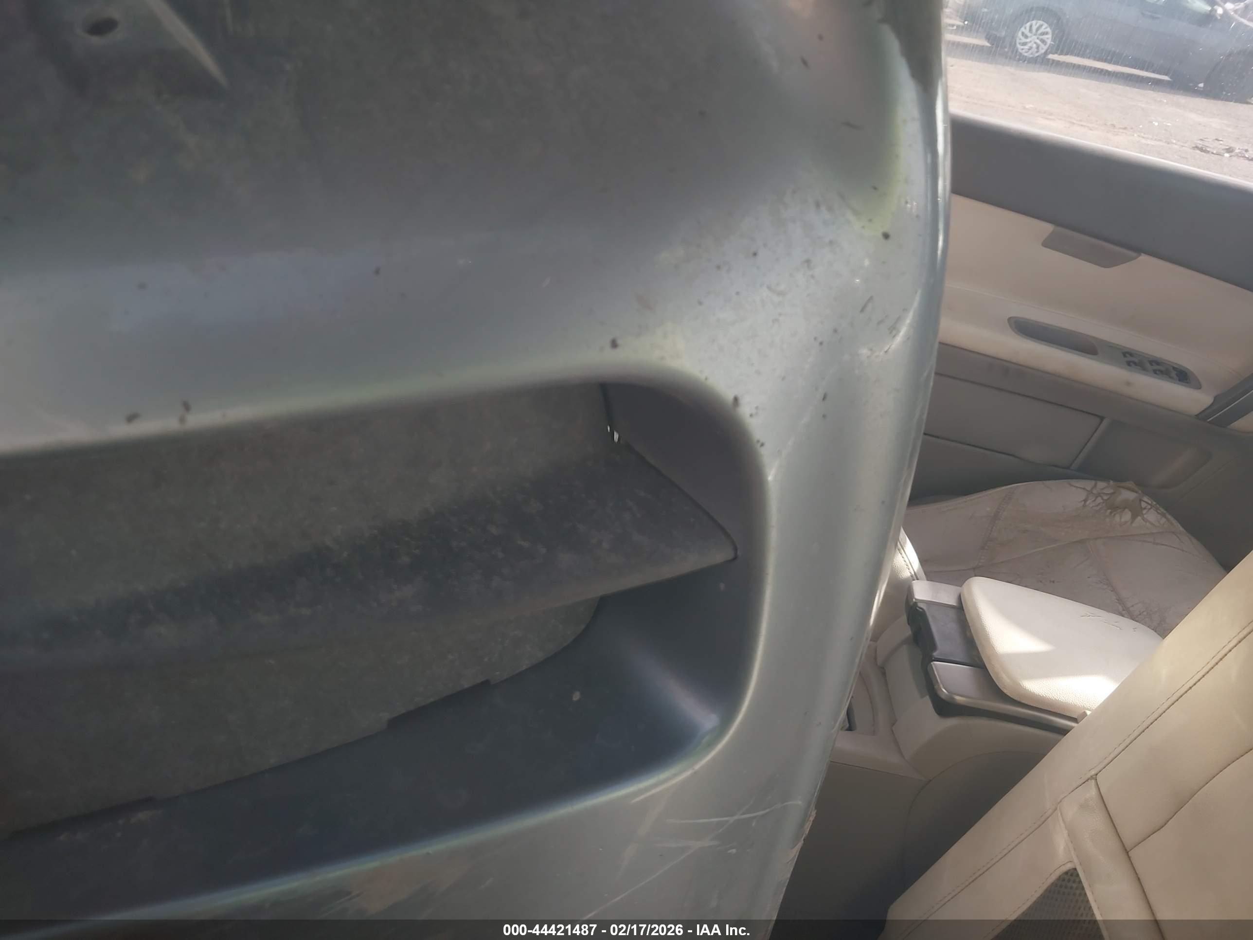VOLVO C70 image 8