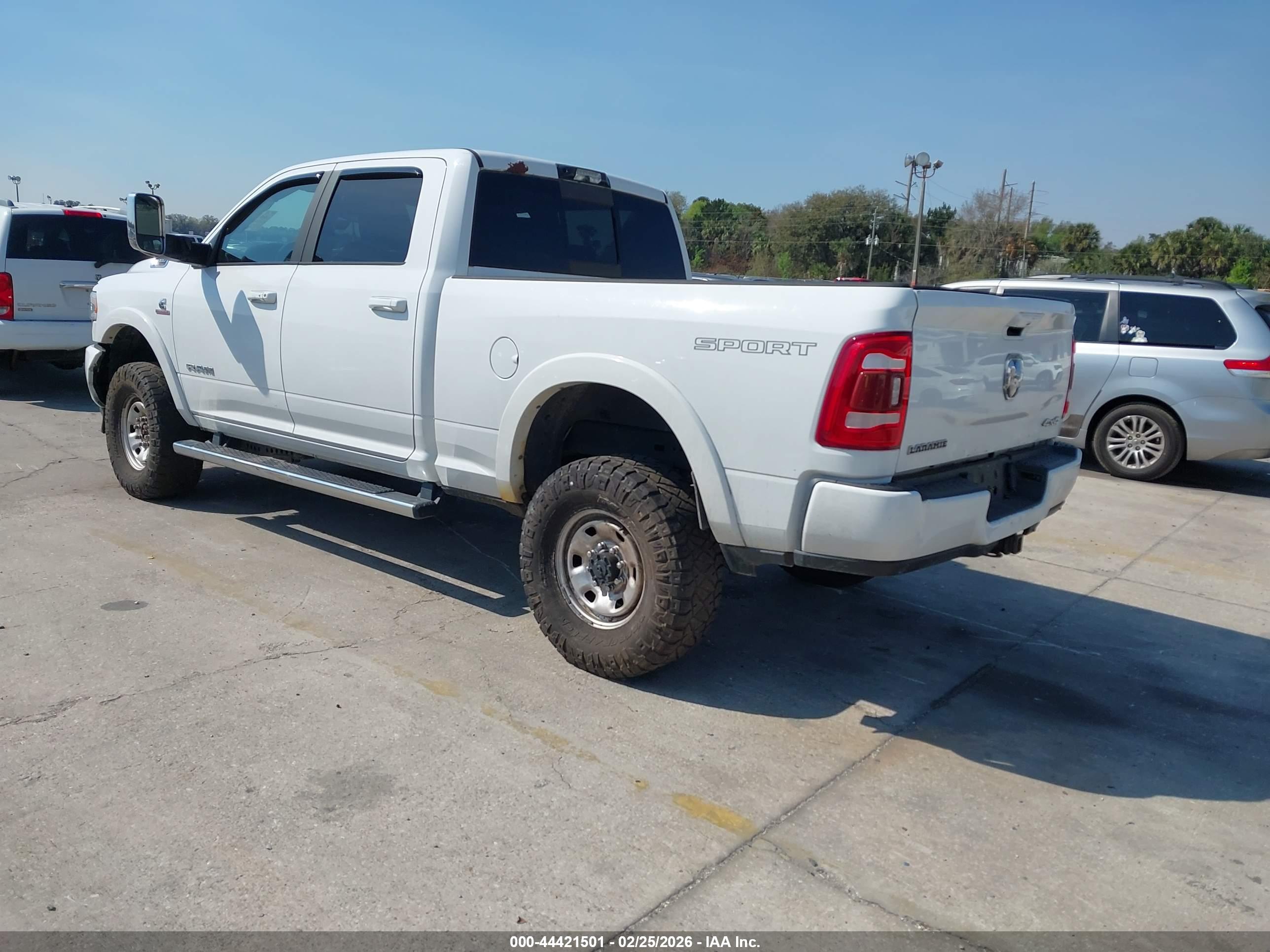 RAM 2500 image 3