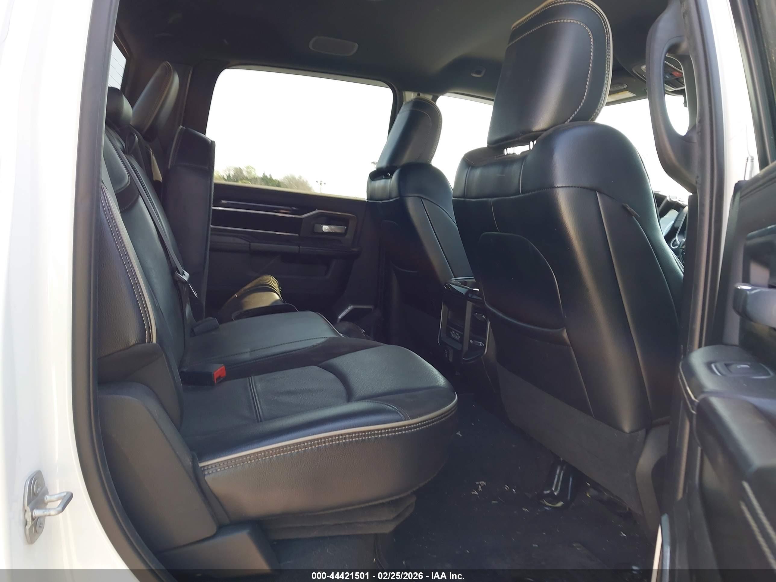 RAM 2500 image 8