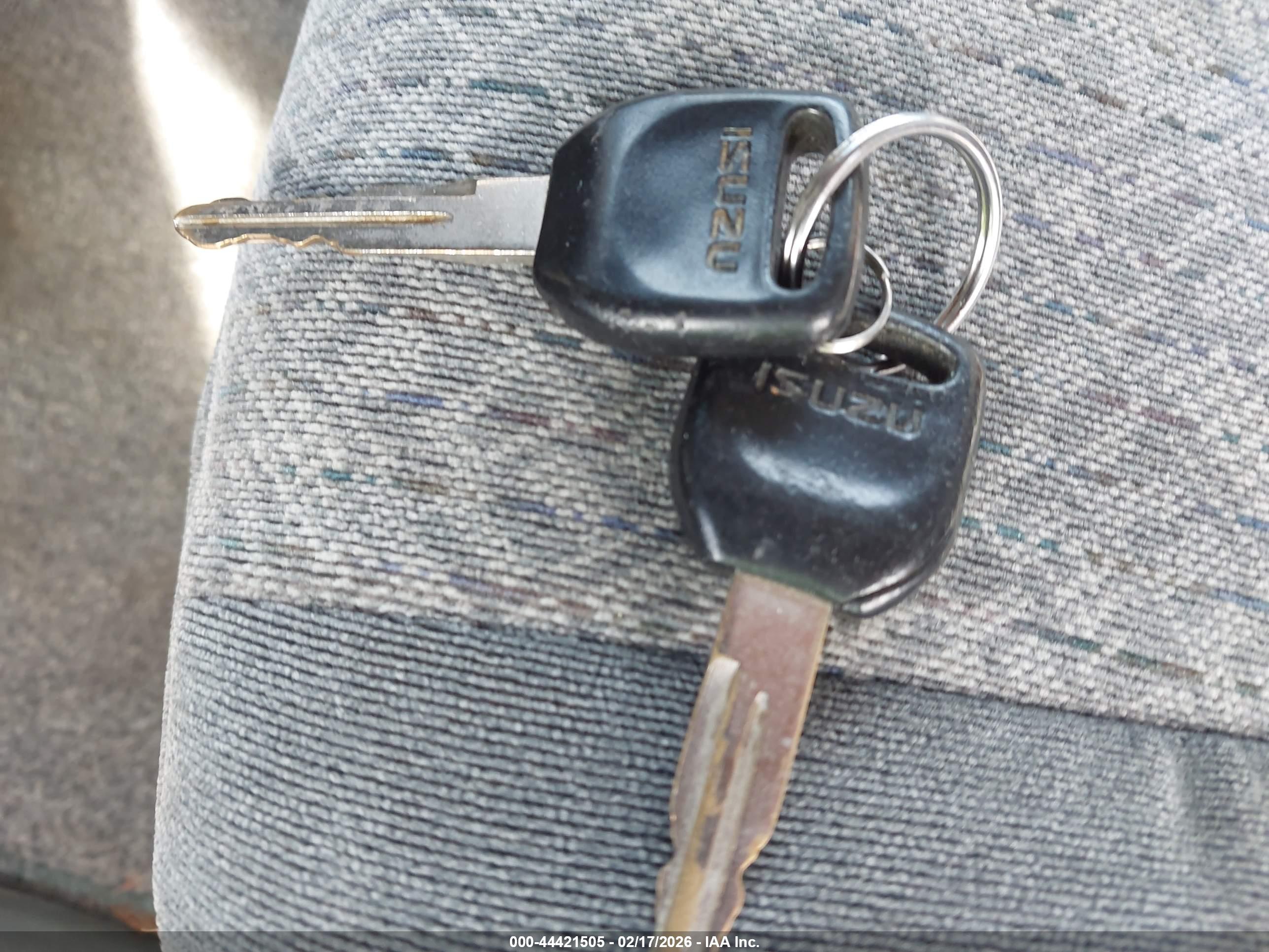 ISUZU RODEO image 11