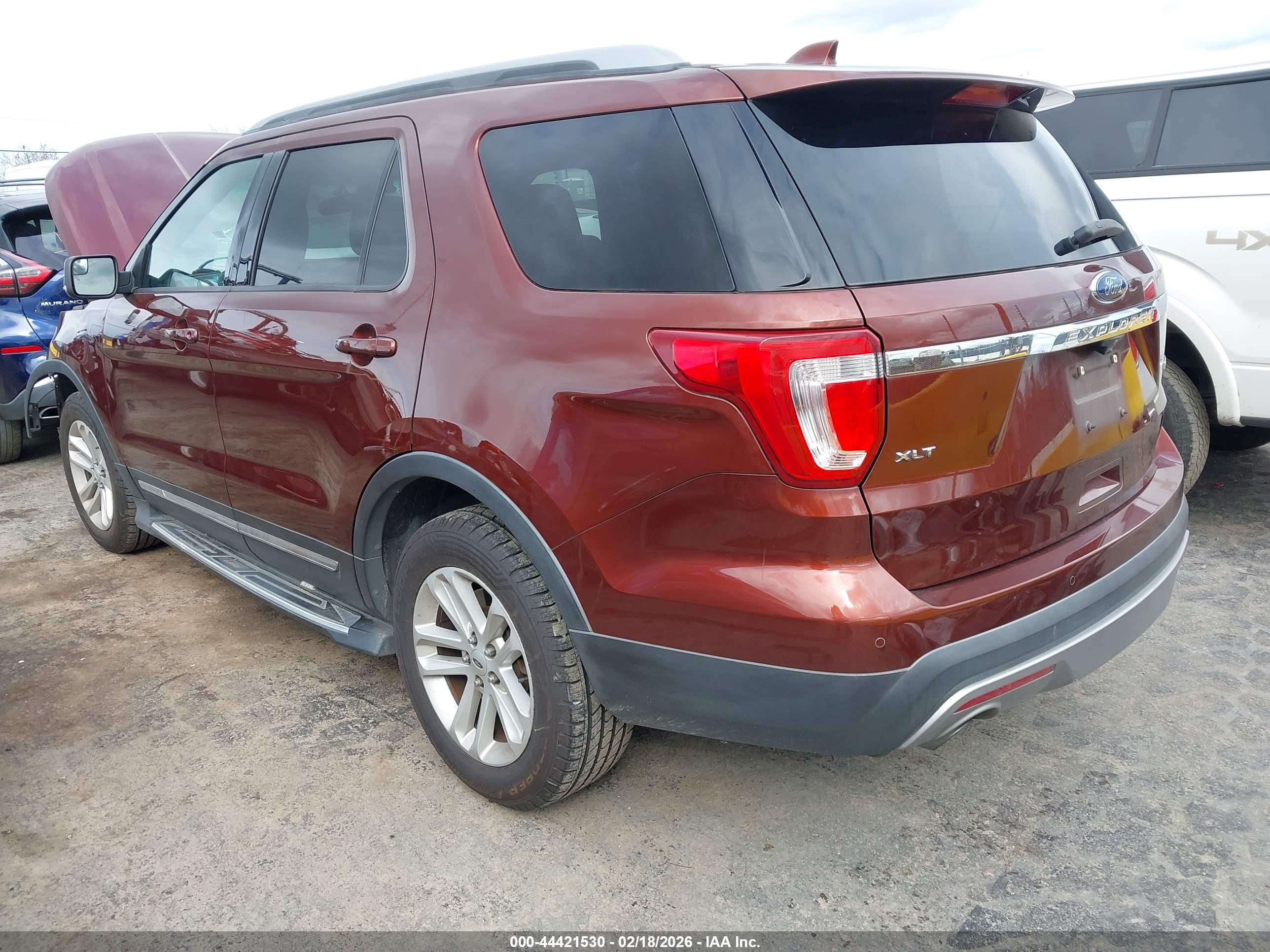 FORD EXPLORER image 3