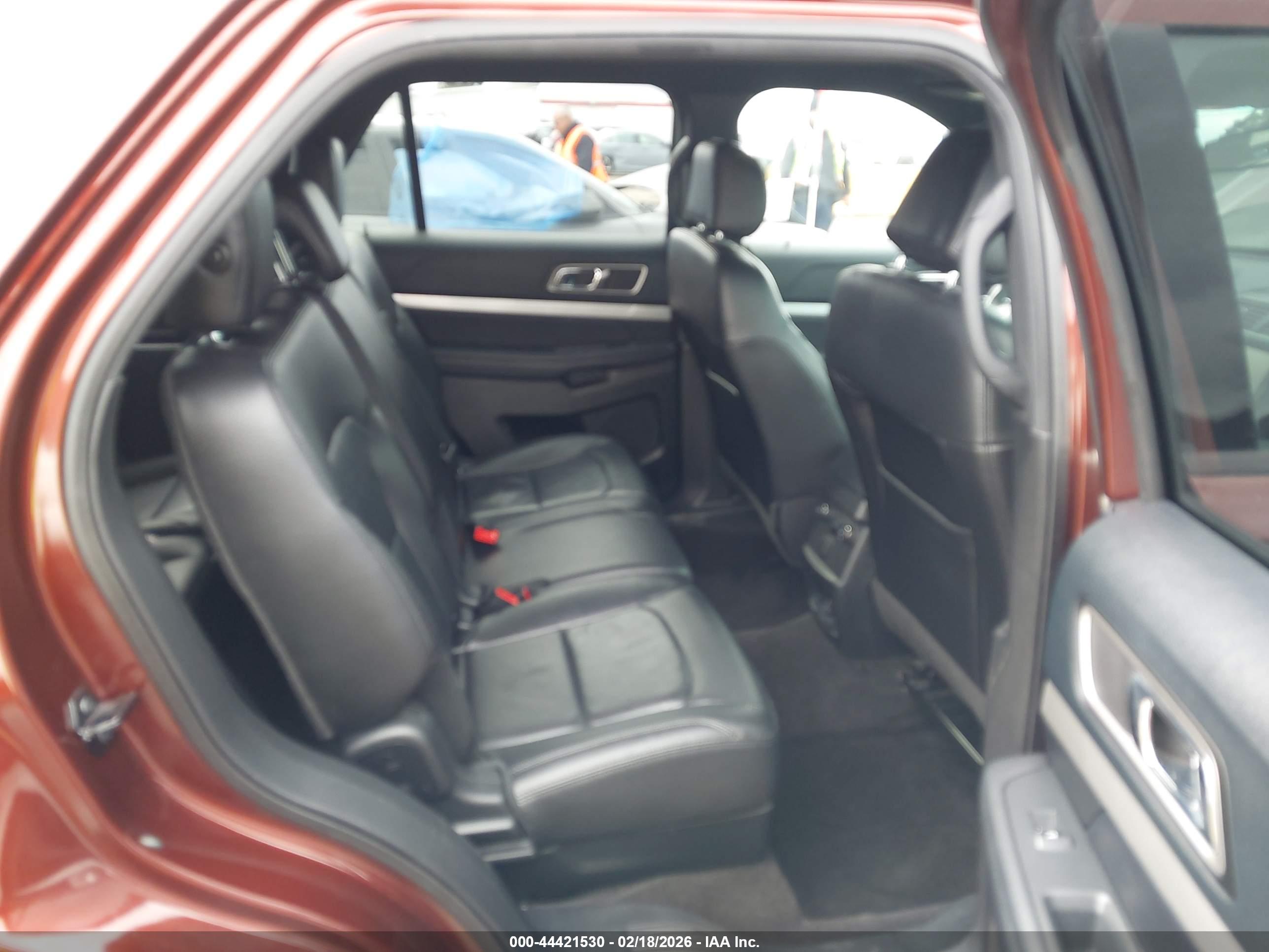 FORD EXPLORER image 8