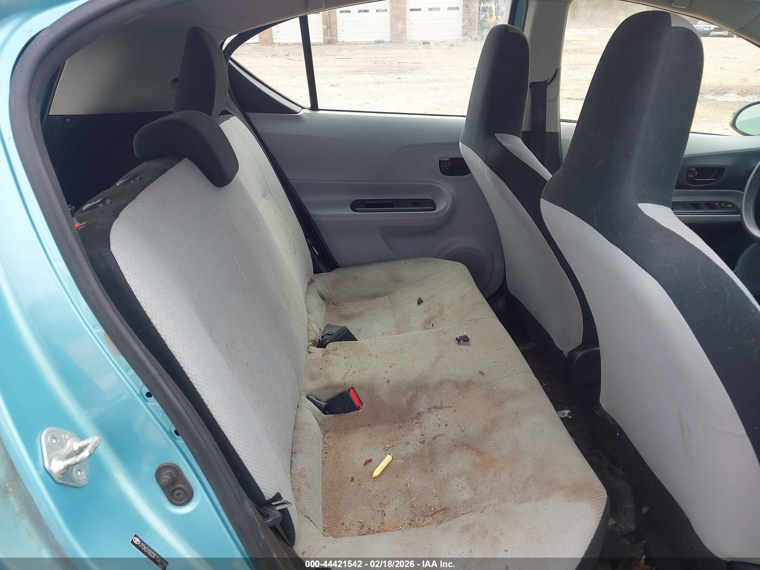 TOYOTA PRIUS image 8