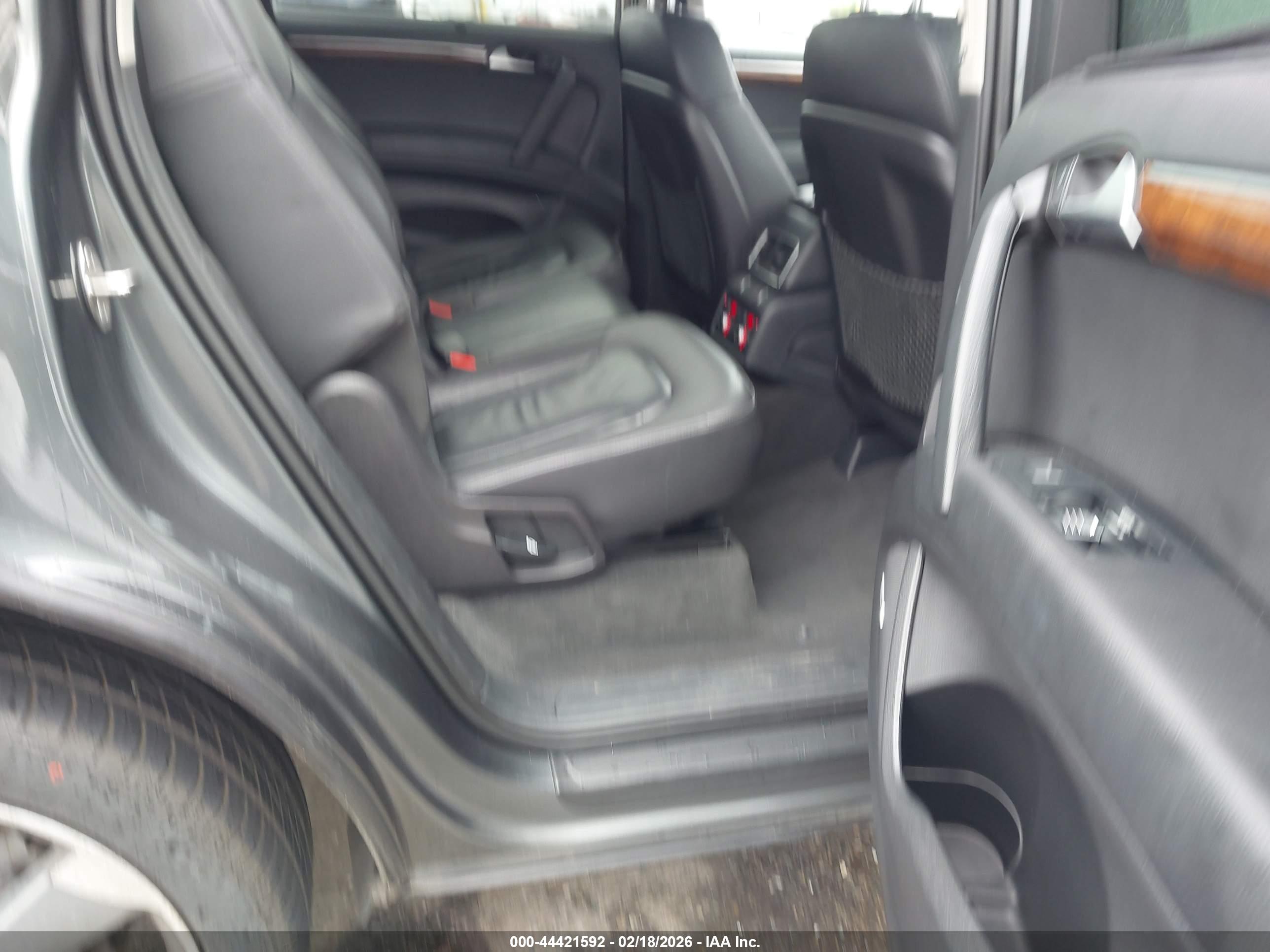AUDI Q7 image 8
