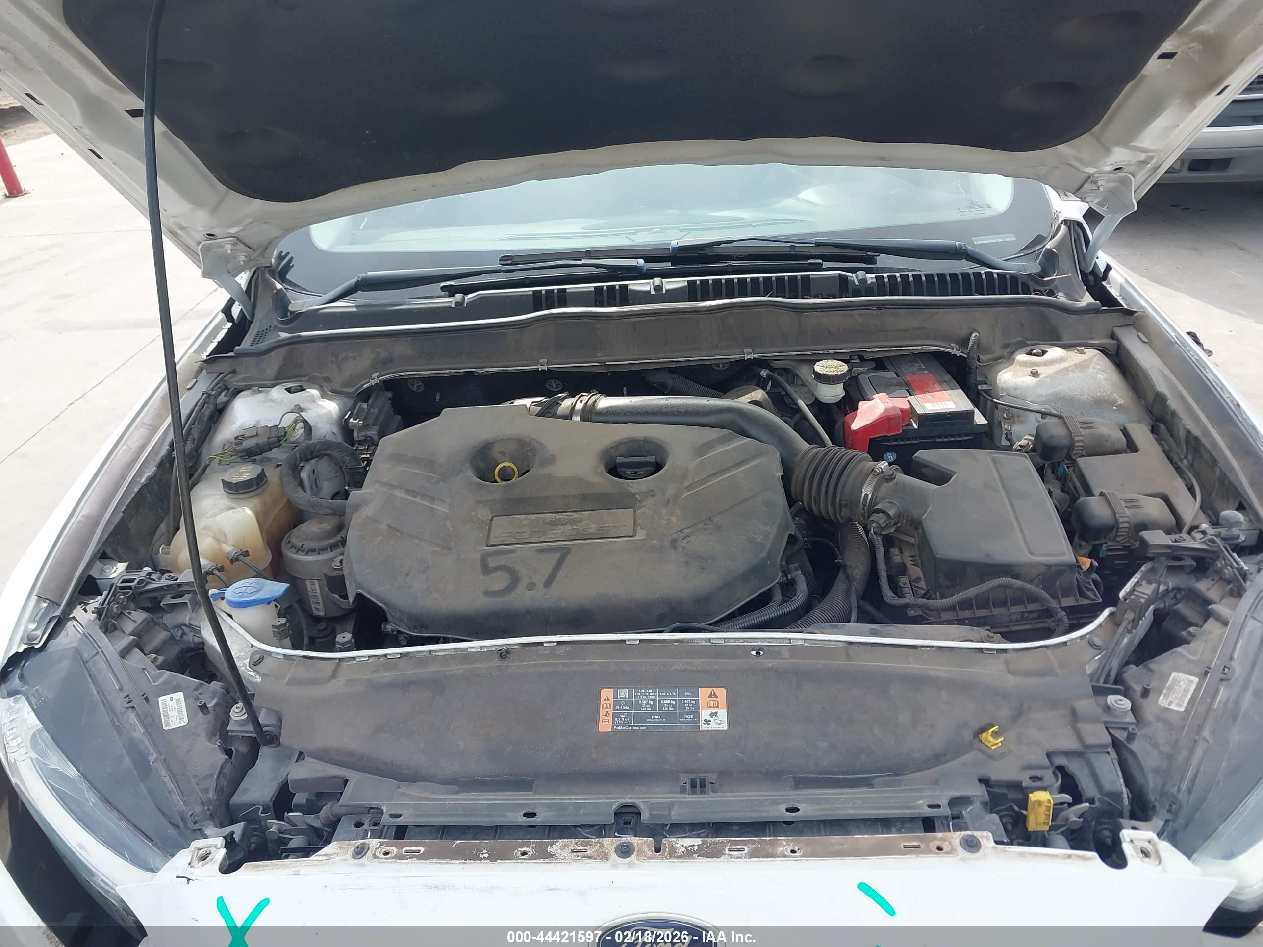 FORD FUSION image 10