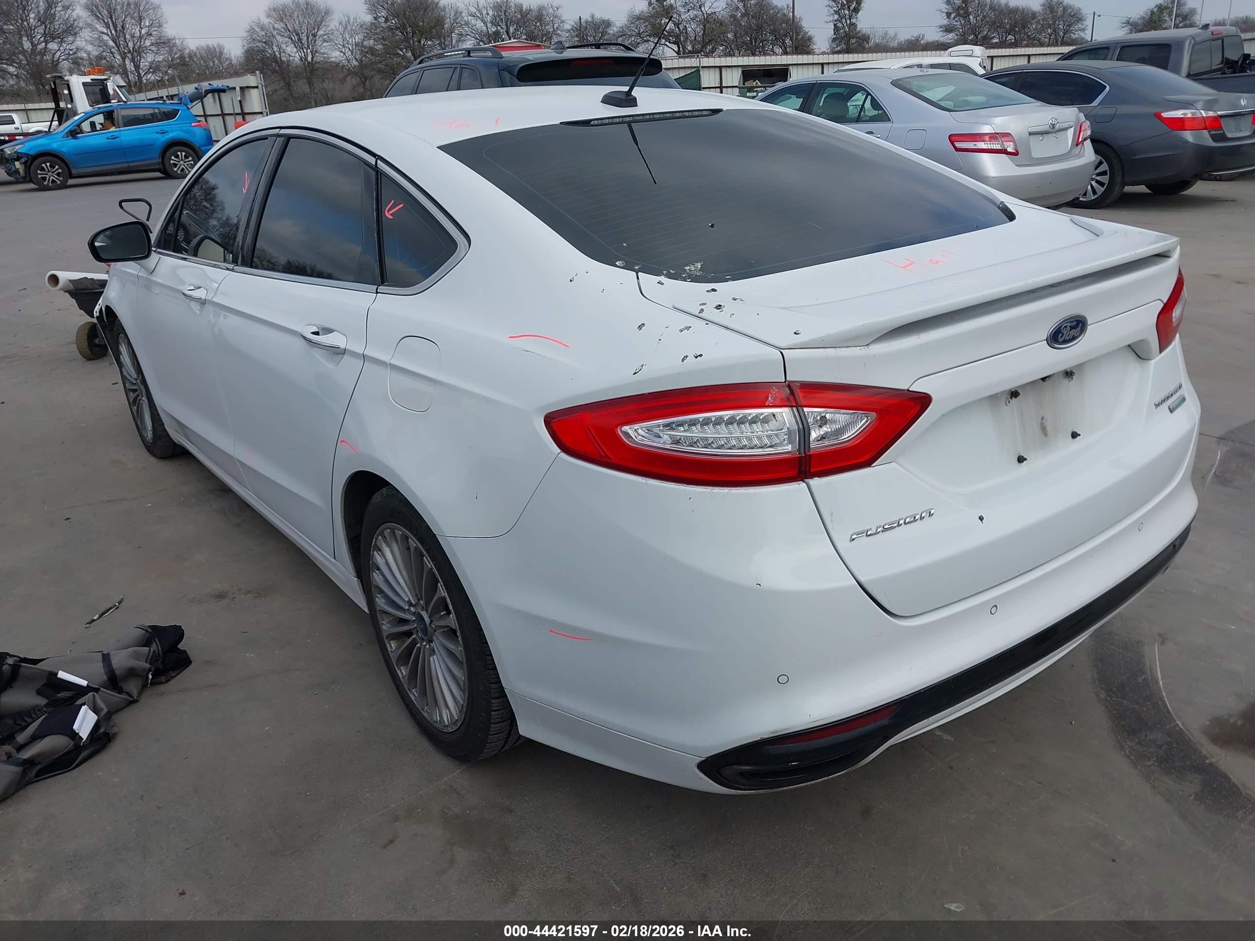 FORD FUSION image 3