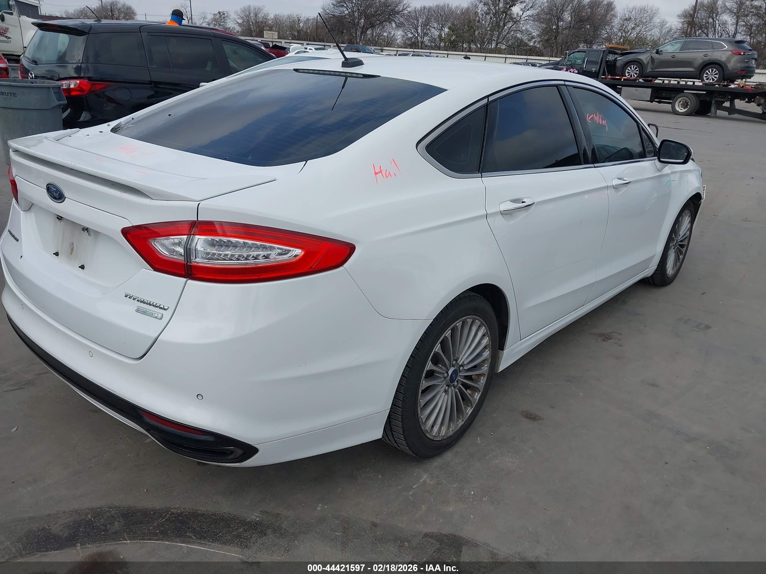 FORD FUSION image 4
