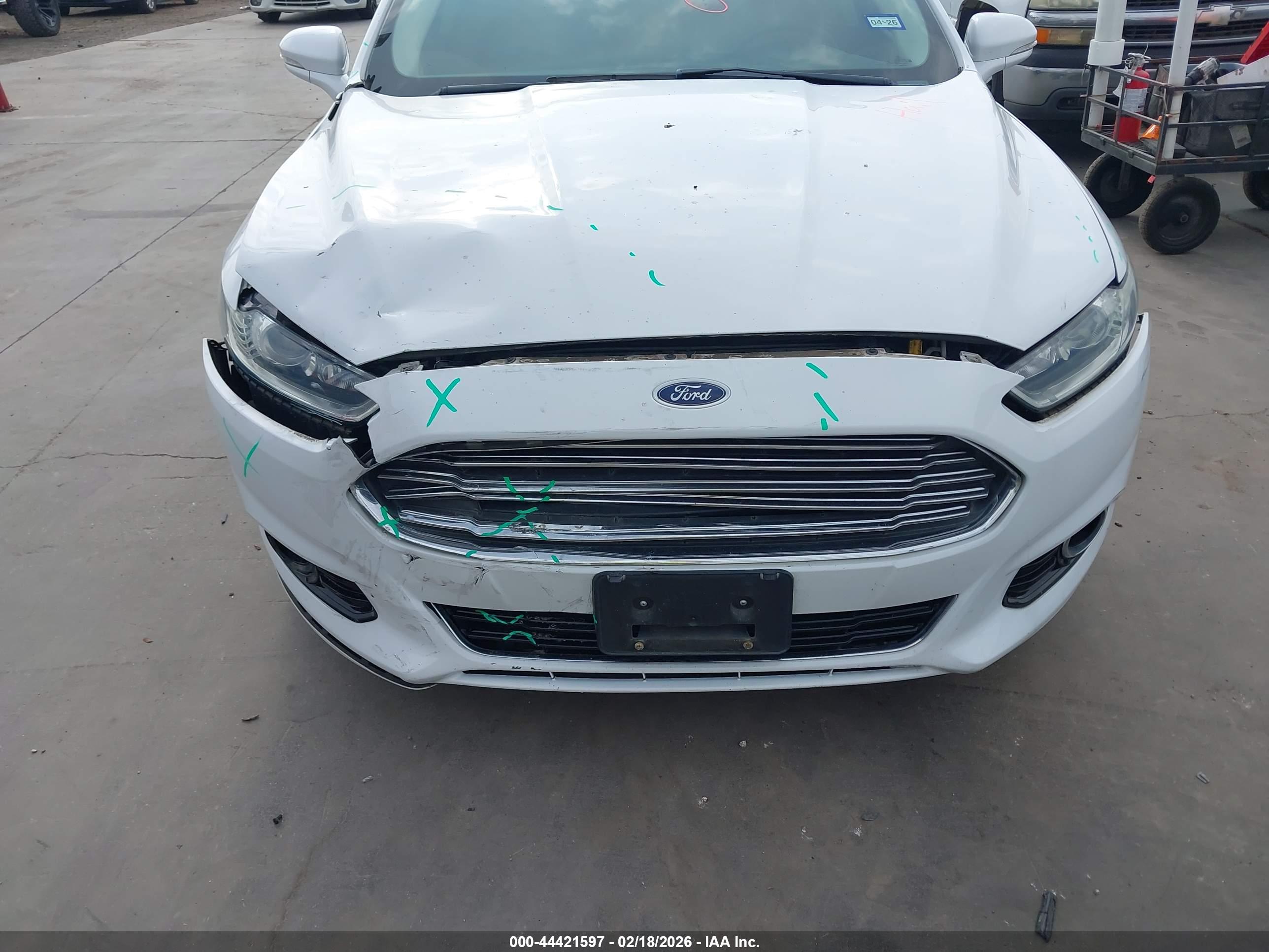 FORD FUSION image 6