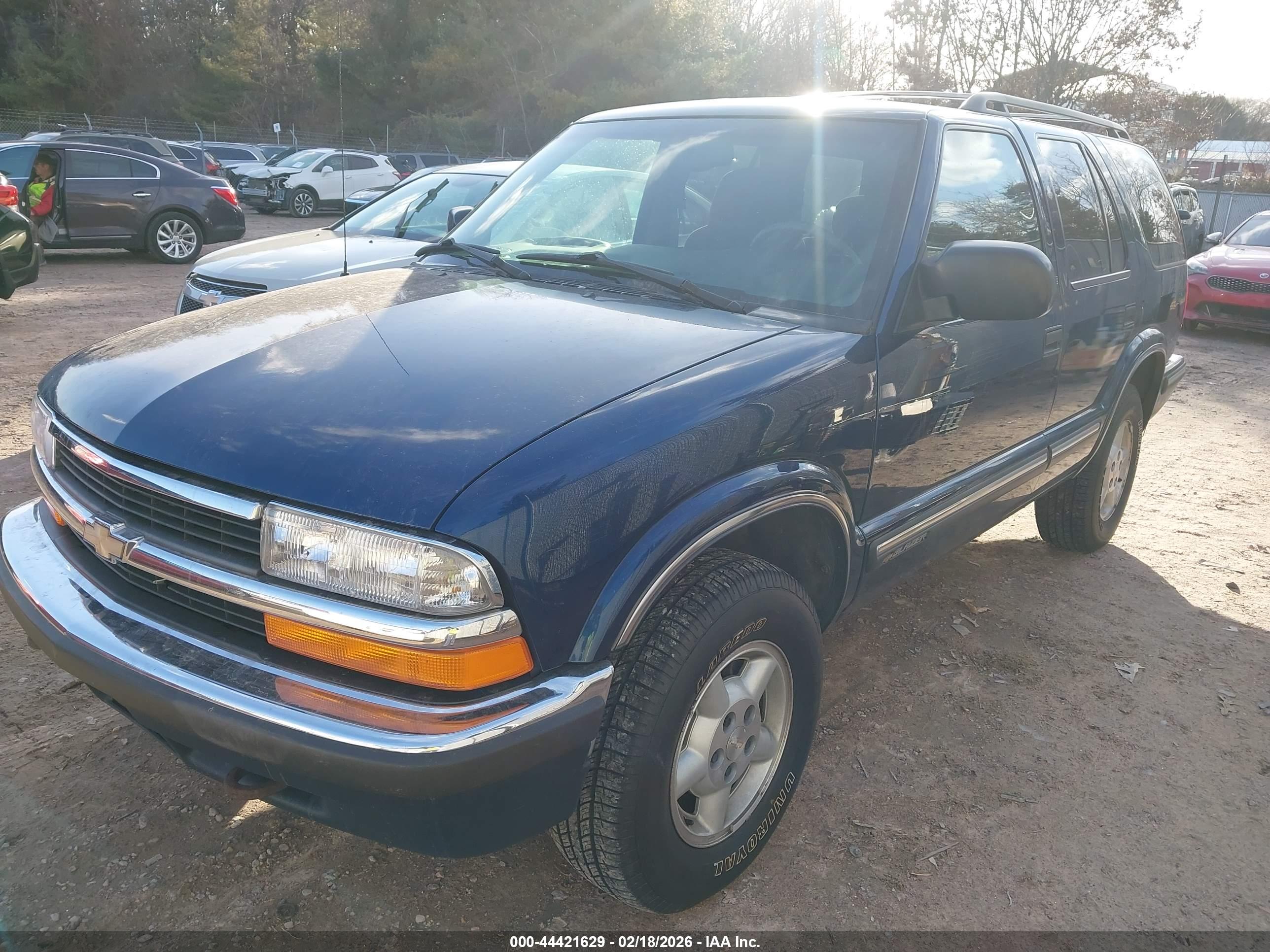 CHEVROLET BLAZER image 2